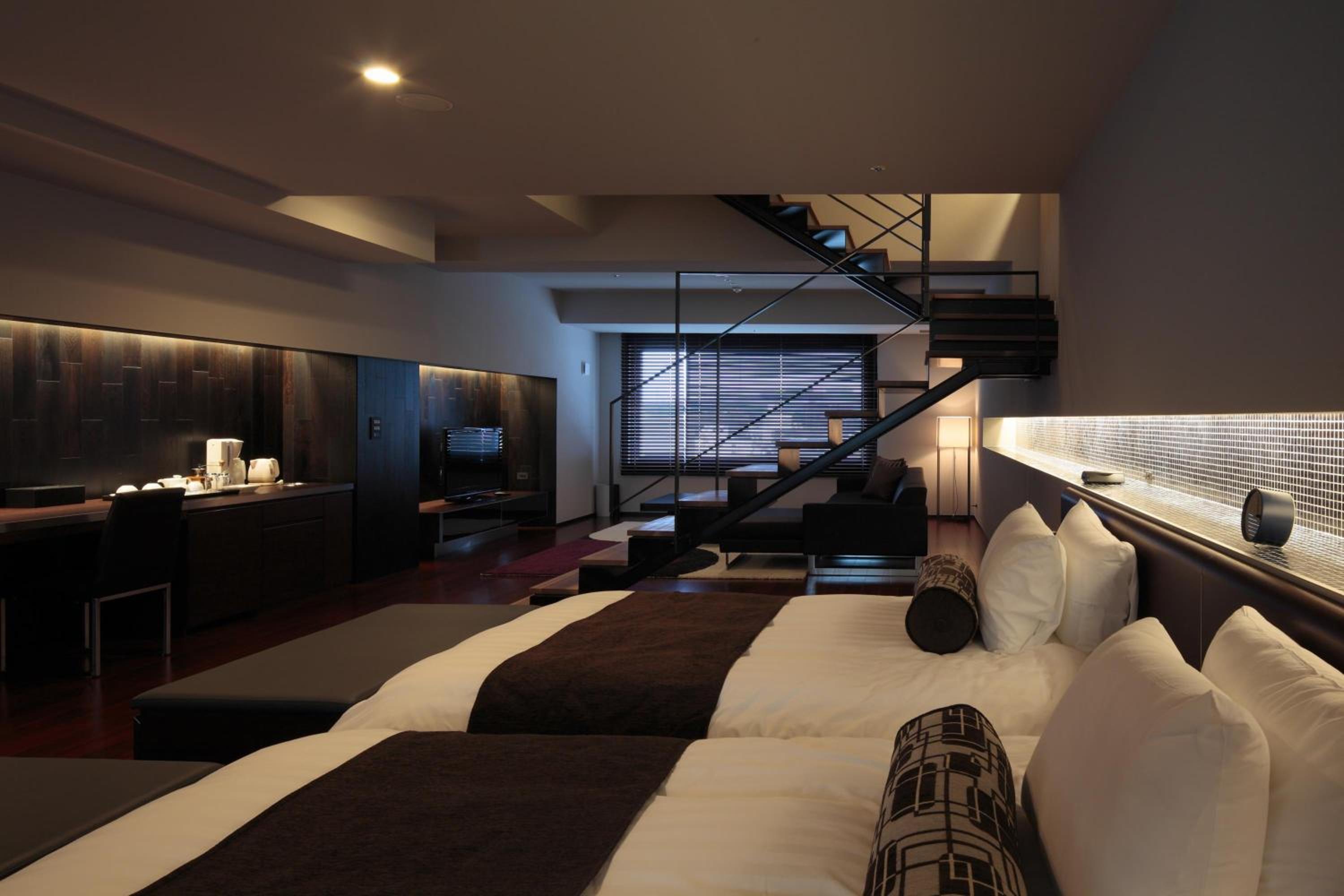 Suite with Hot Spring Bath - Photo 11