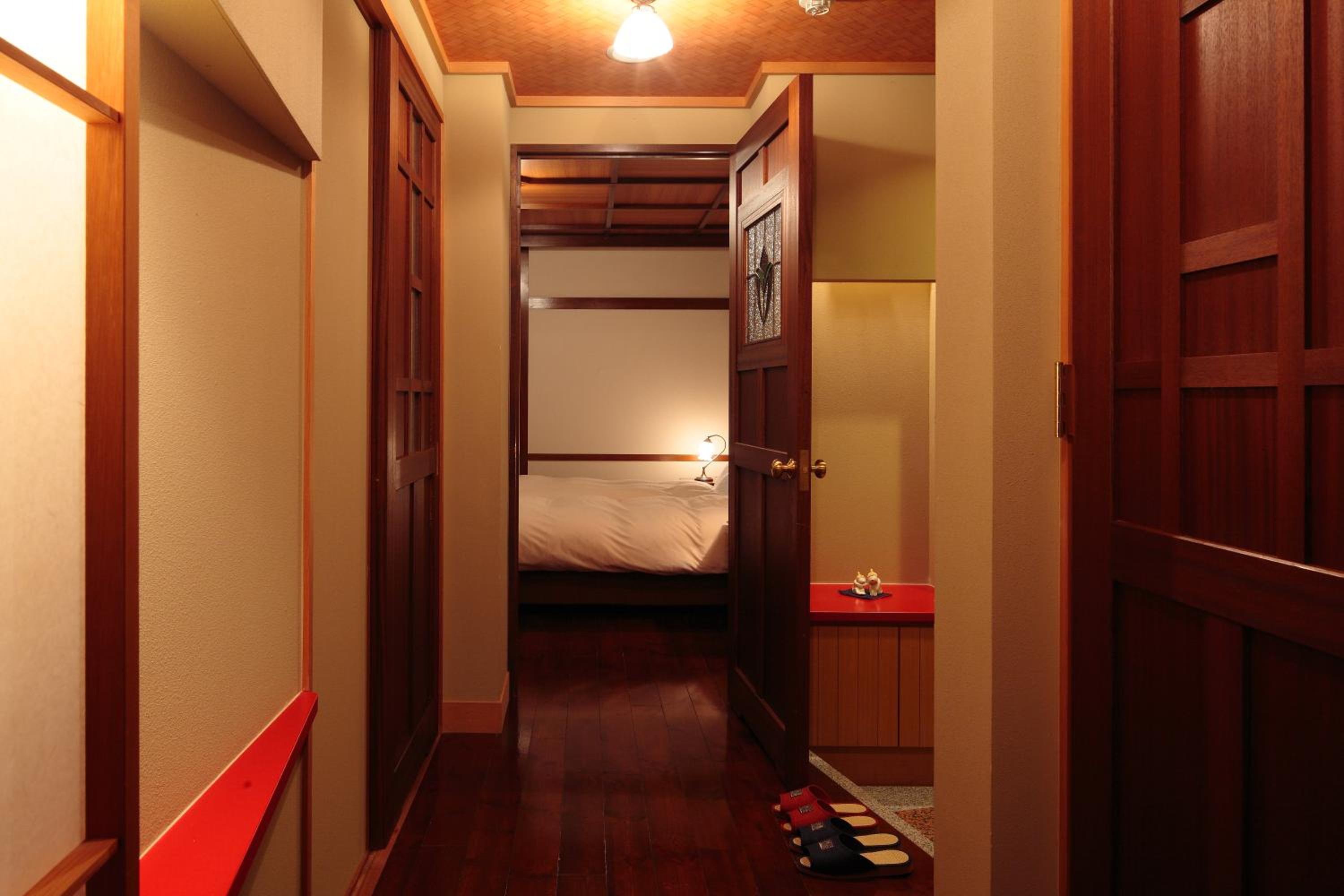 Japanese-Modern Suite with Hot Spring Bath - Photo 12