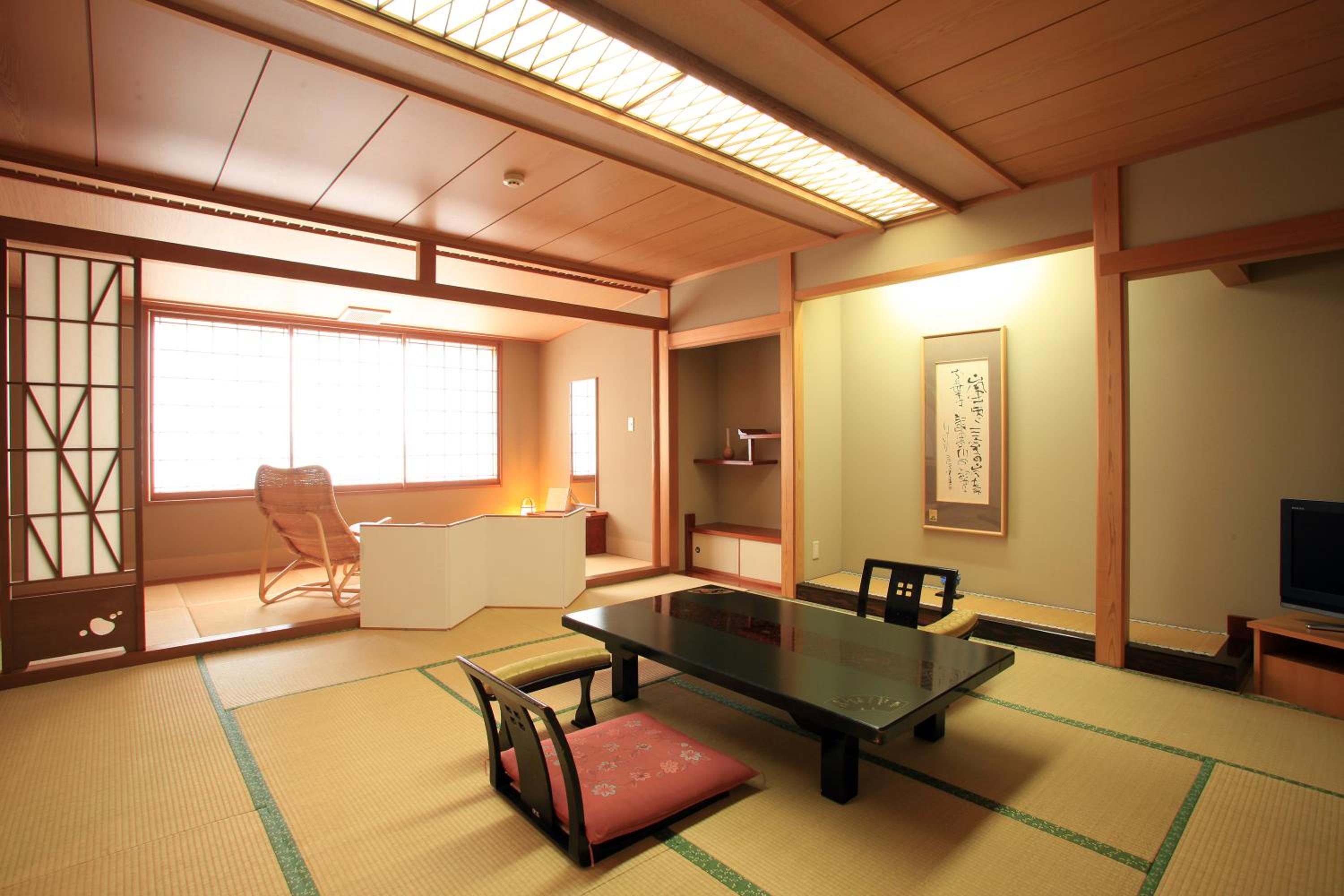 Japanese-Modern Suite with Hot Spring Bath - Photo 8
