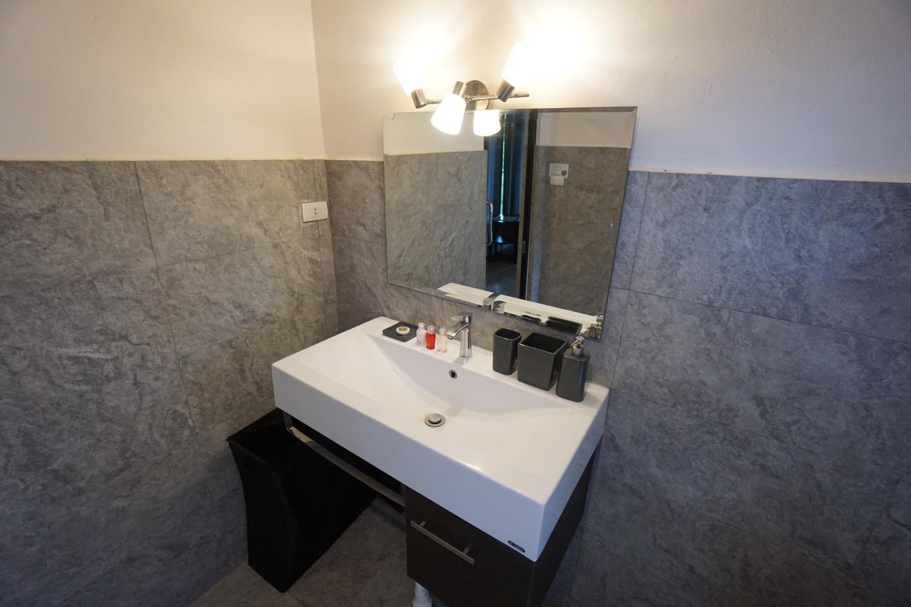Double Room with Garden View - Photo 8