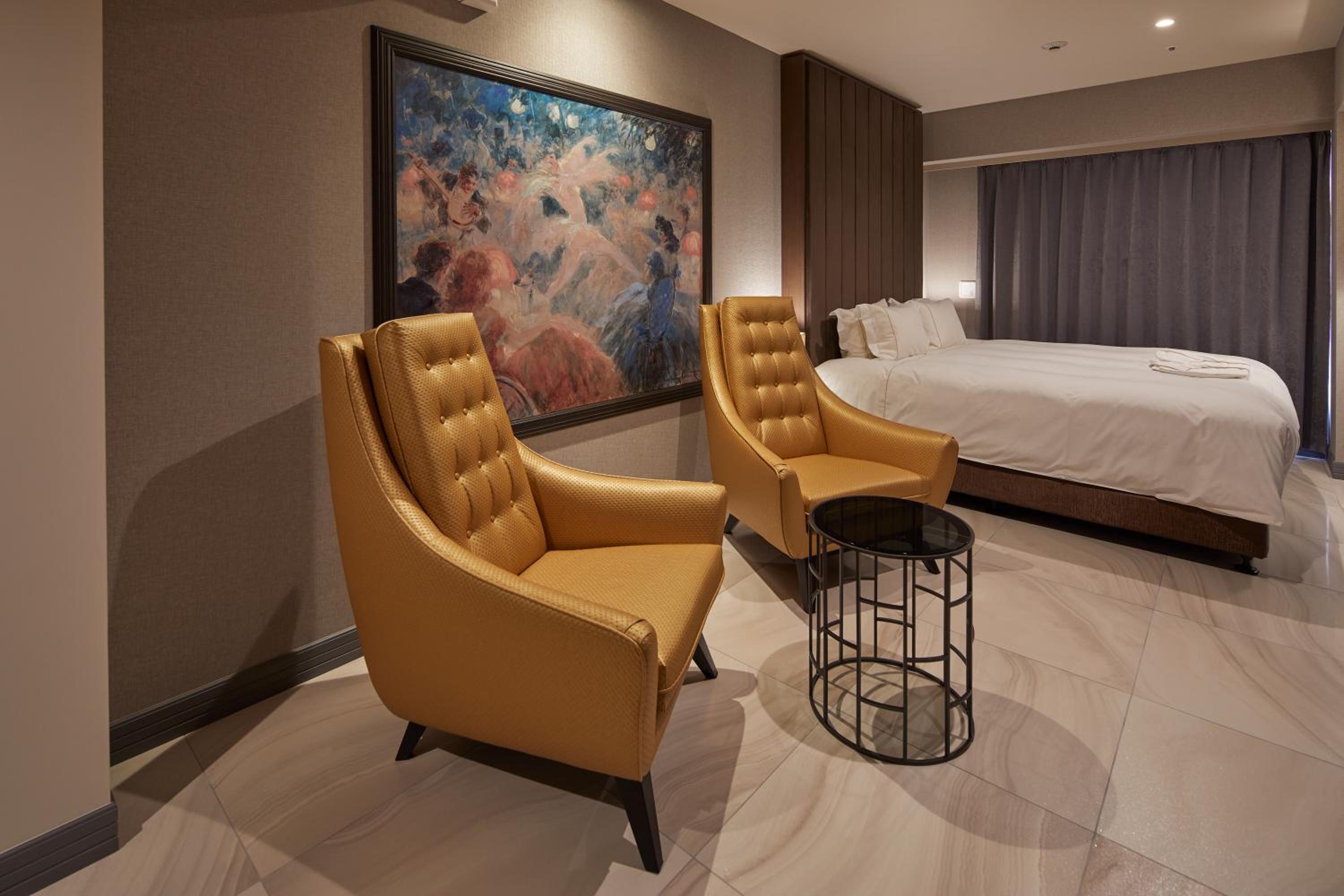 Premier King room with Harbor View - Photo 5