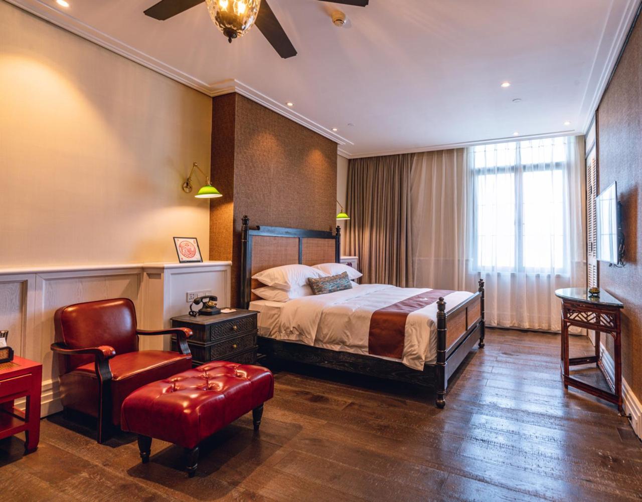 Standard Queen Room with Sea View