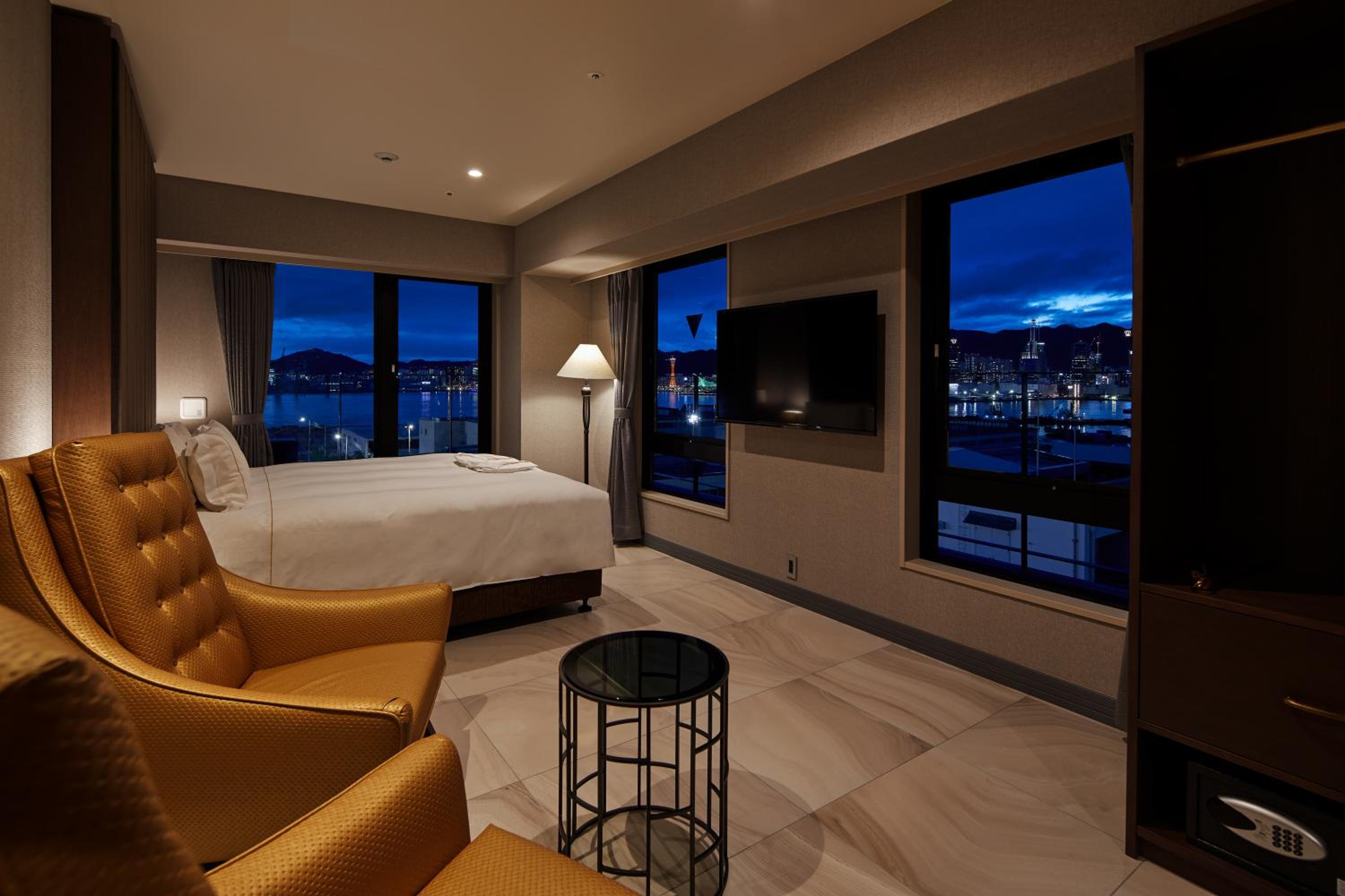 Premier King room with Harbor View - Photo 1