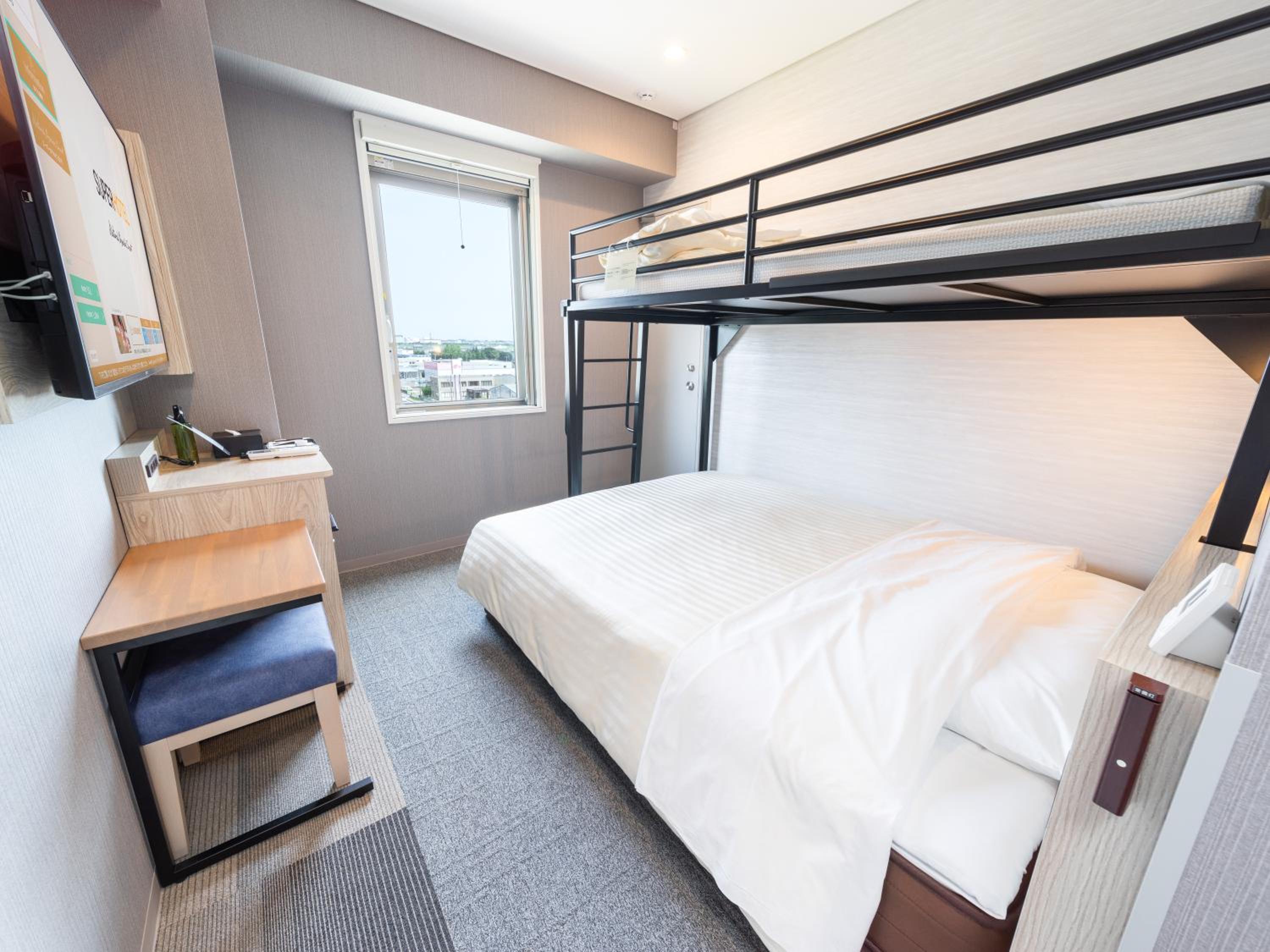 Twin Room with Bunk Bed - Non-Smoking - Photo 7