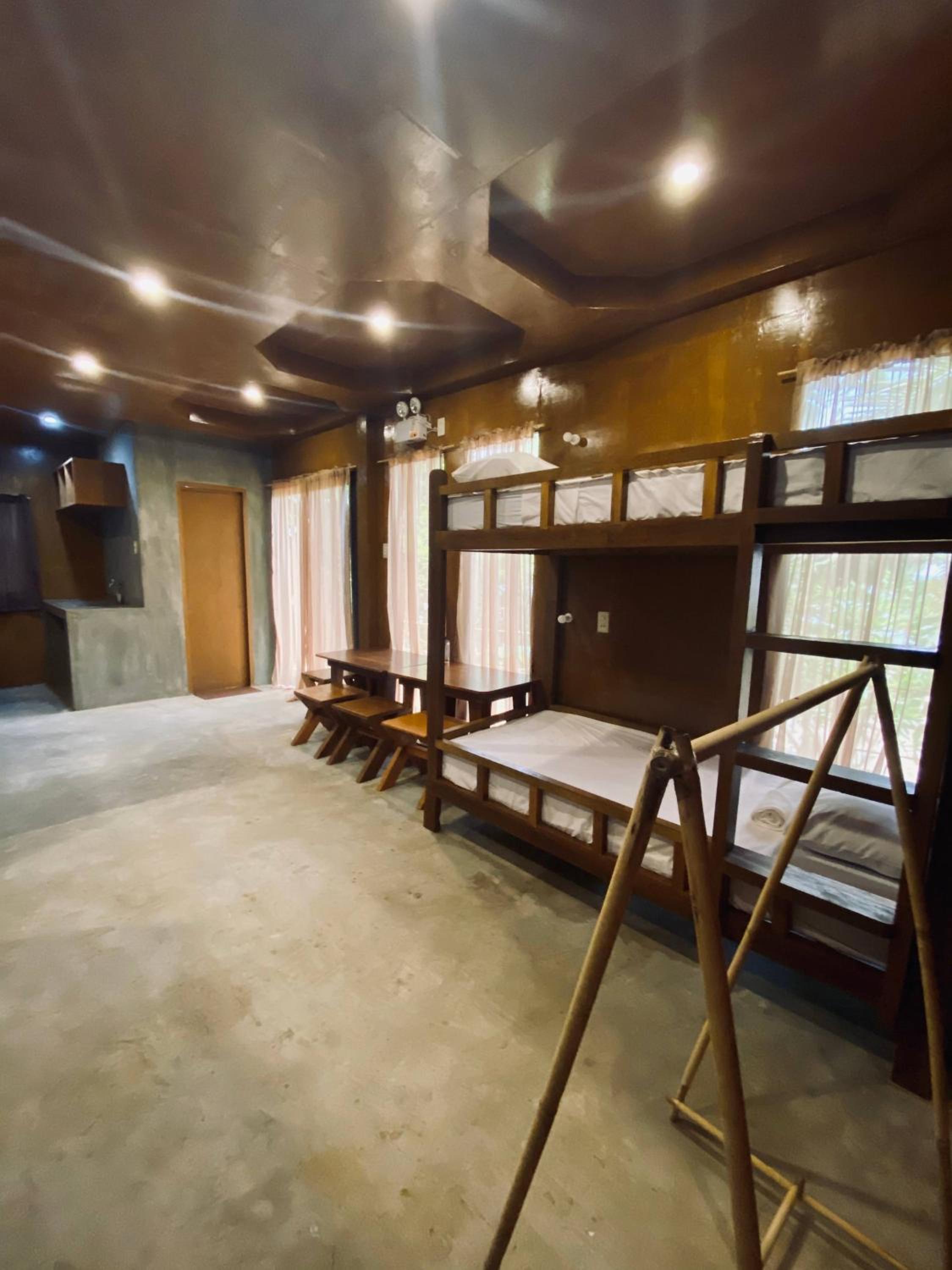 Bed in 8-Bed Mixed Dormitory Room