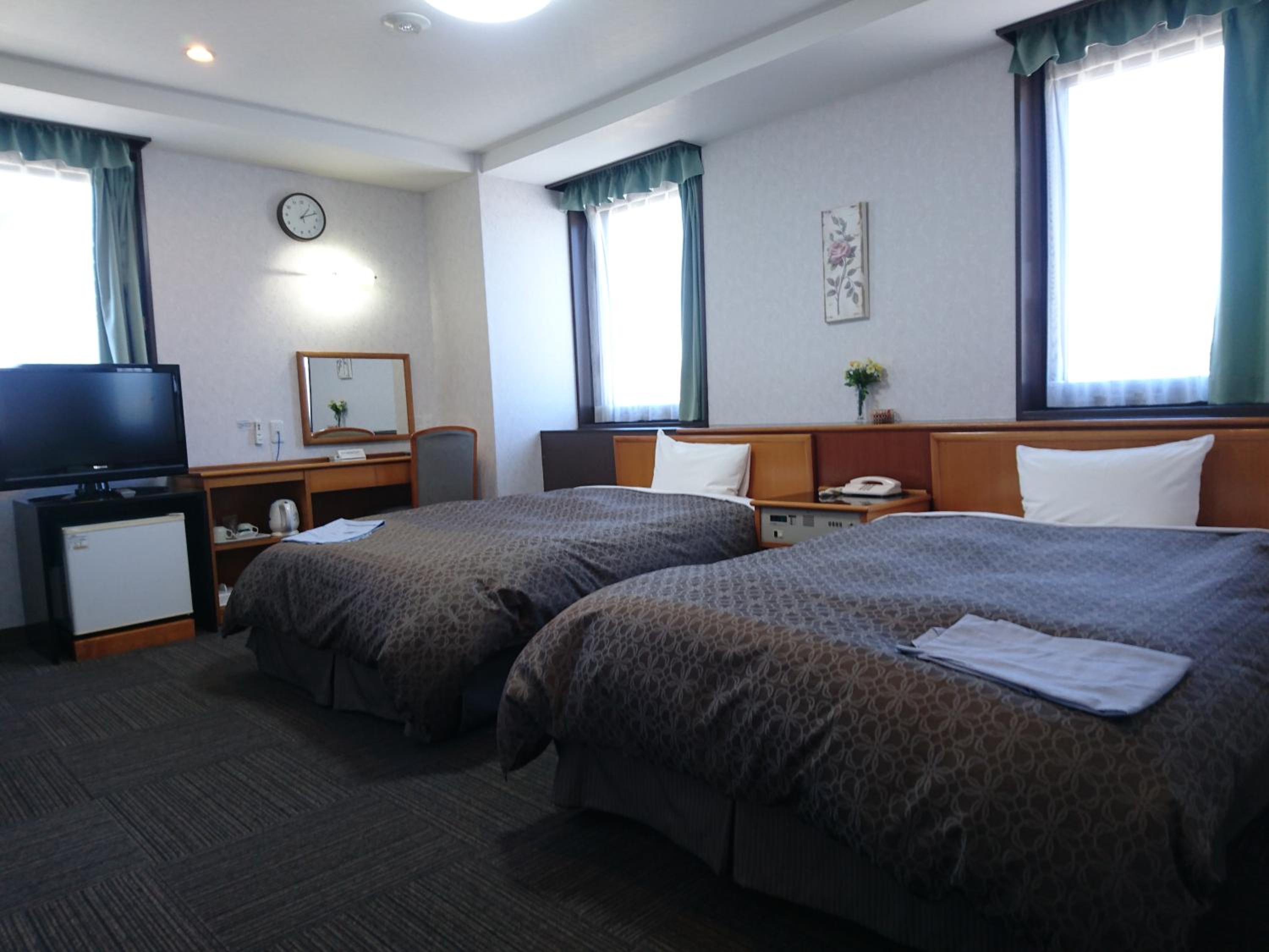 Twin Room - Non-Smoking - Photo 1