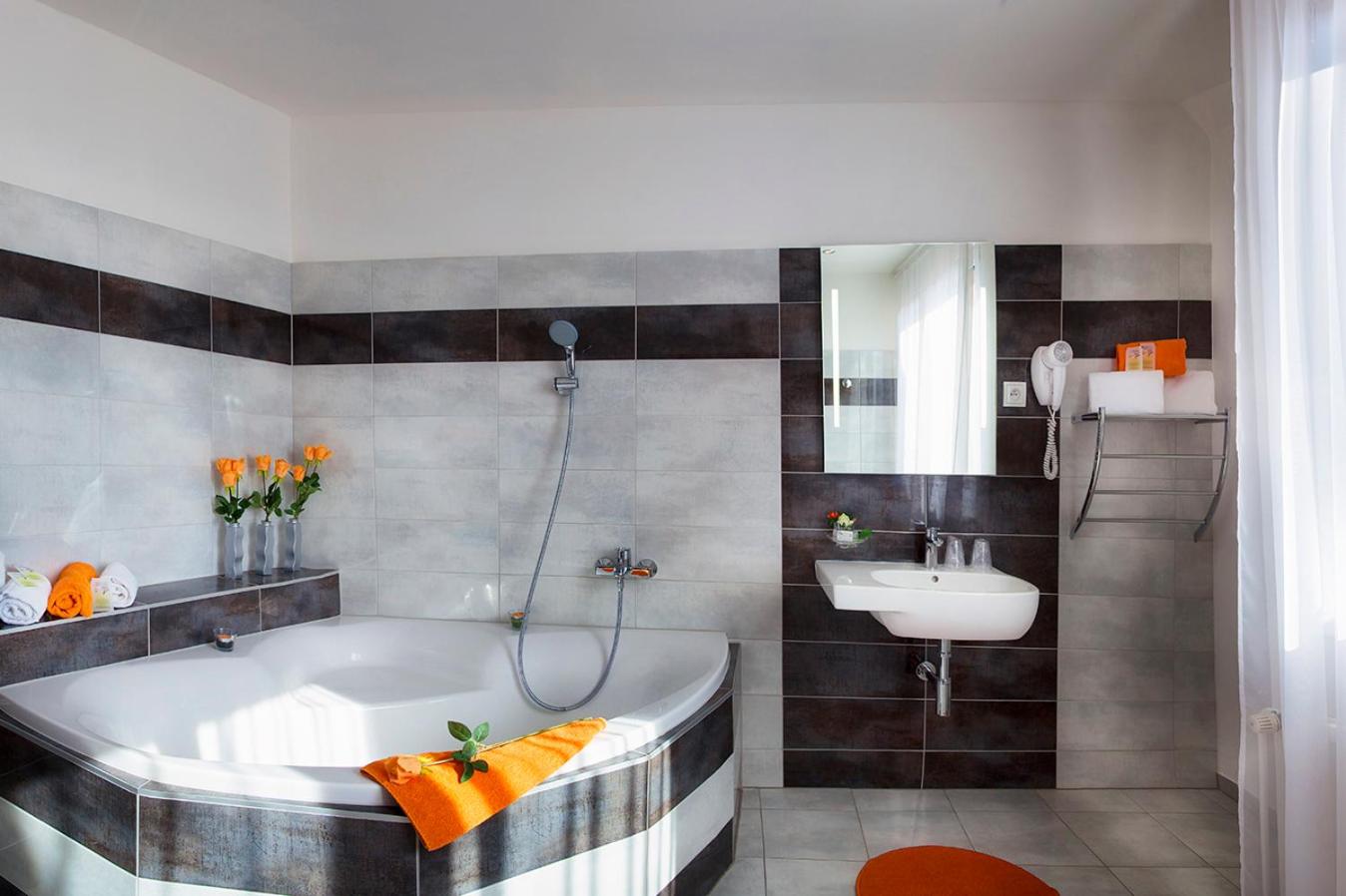 Suite - Photo 9
