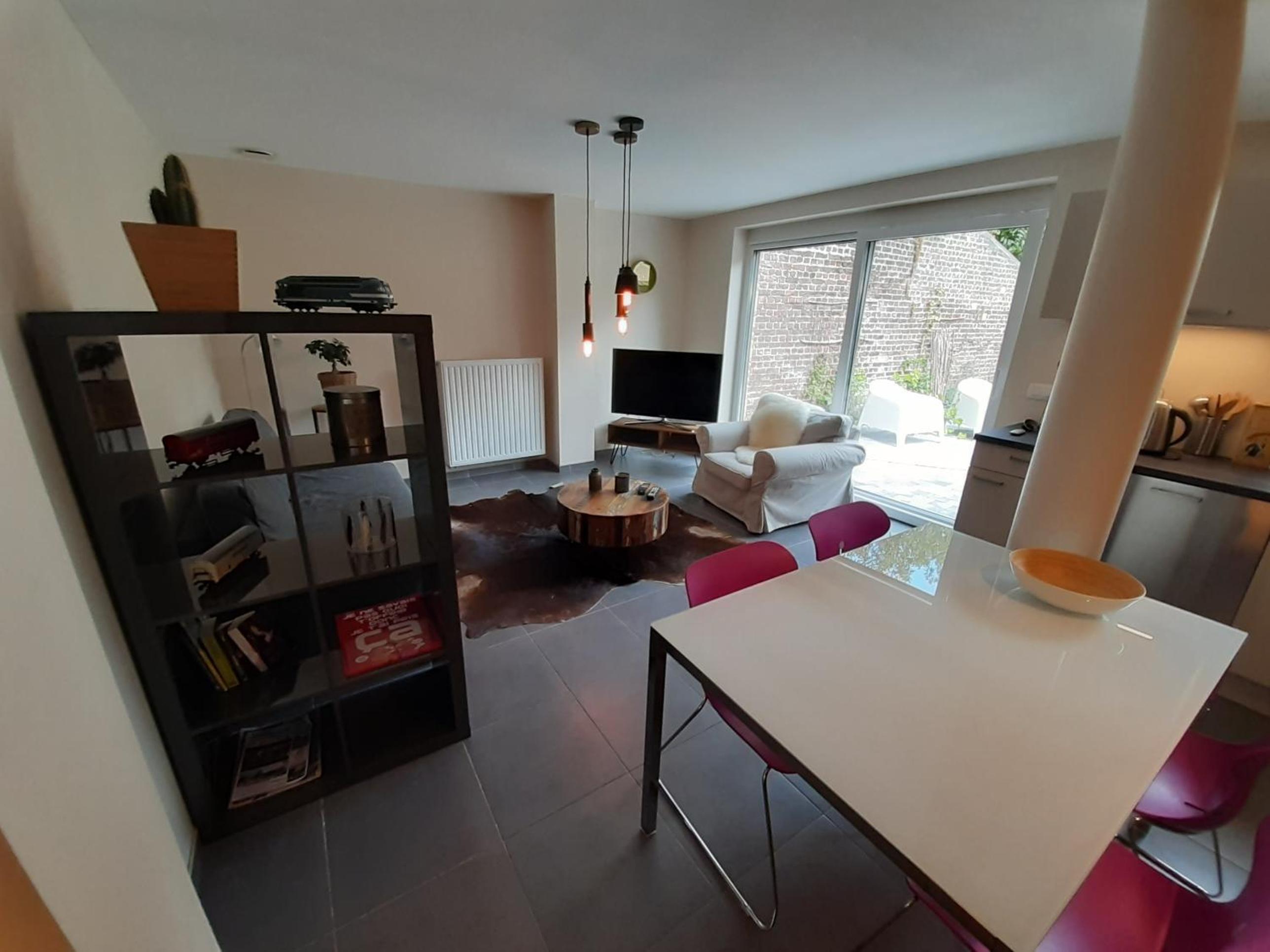 One-Bedroom Apartment photo 2