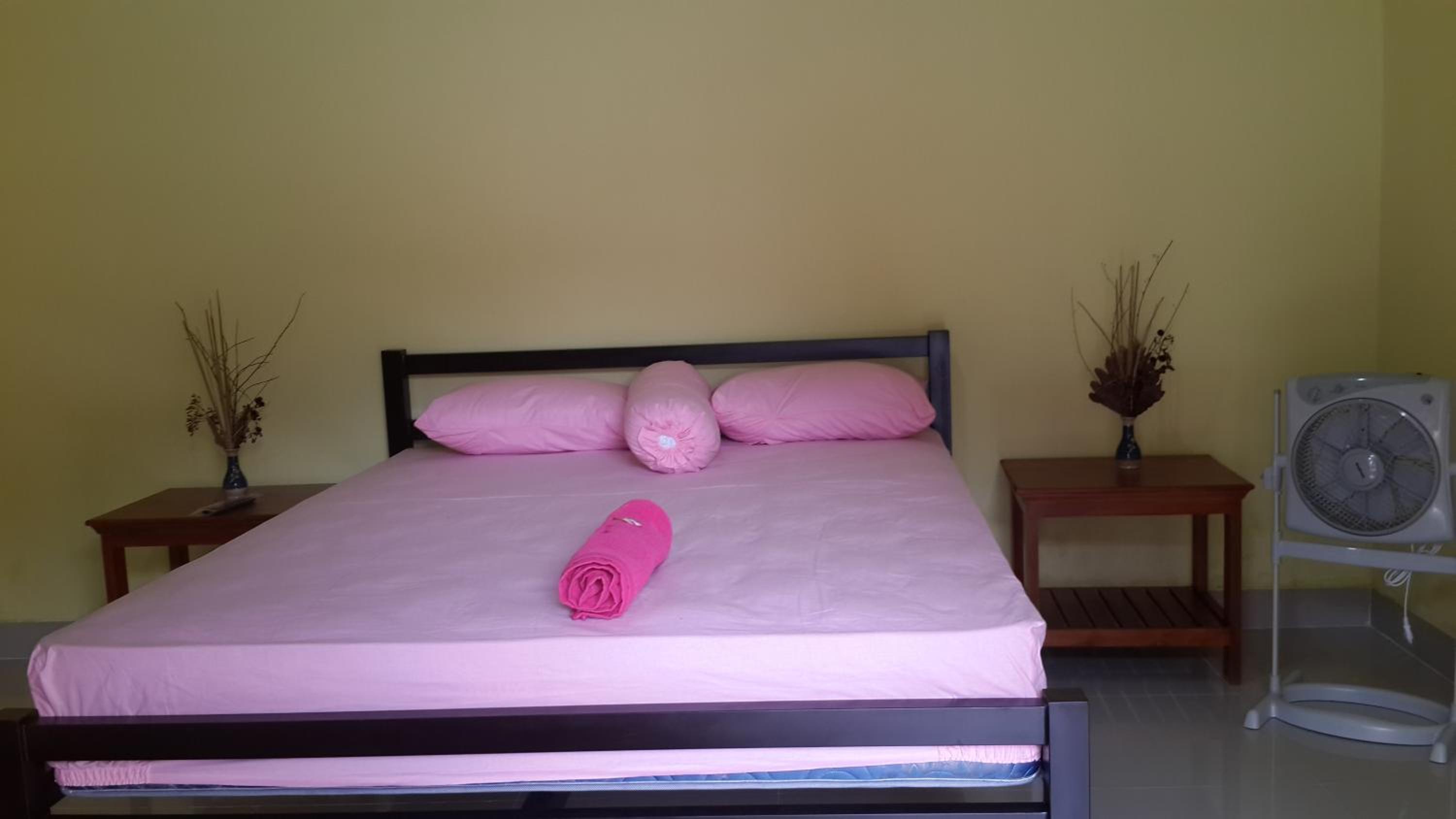Single Room with Bathroom photo 2