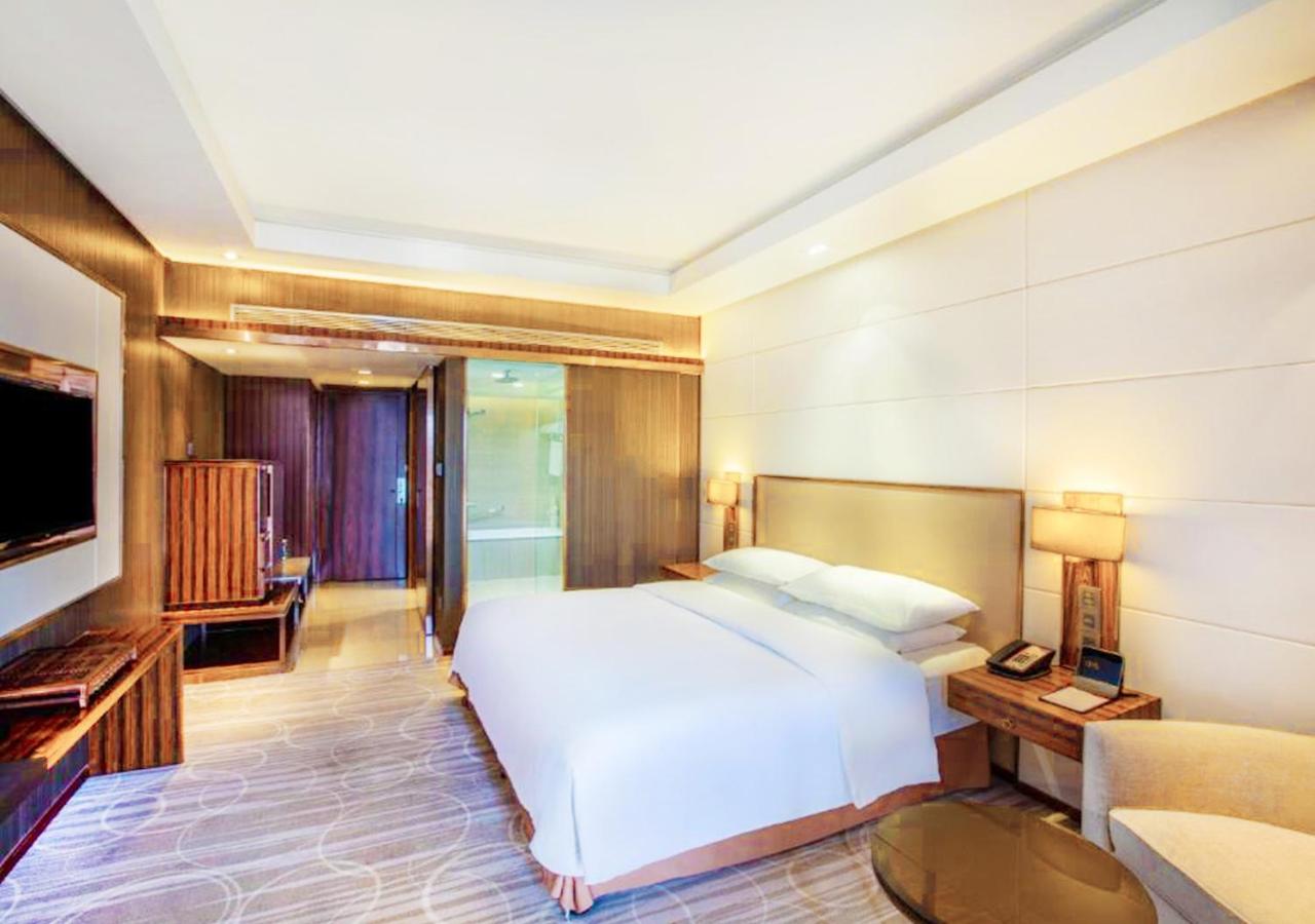 One-Bedroom Suite - Lounge Access photo 1
