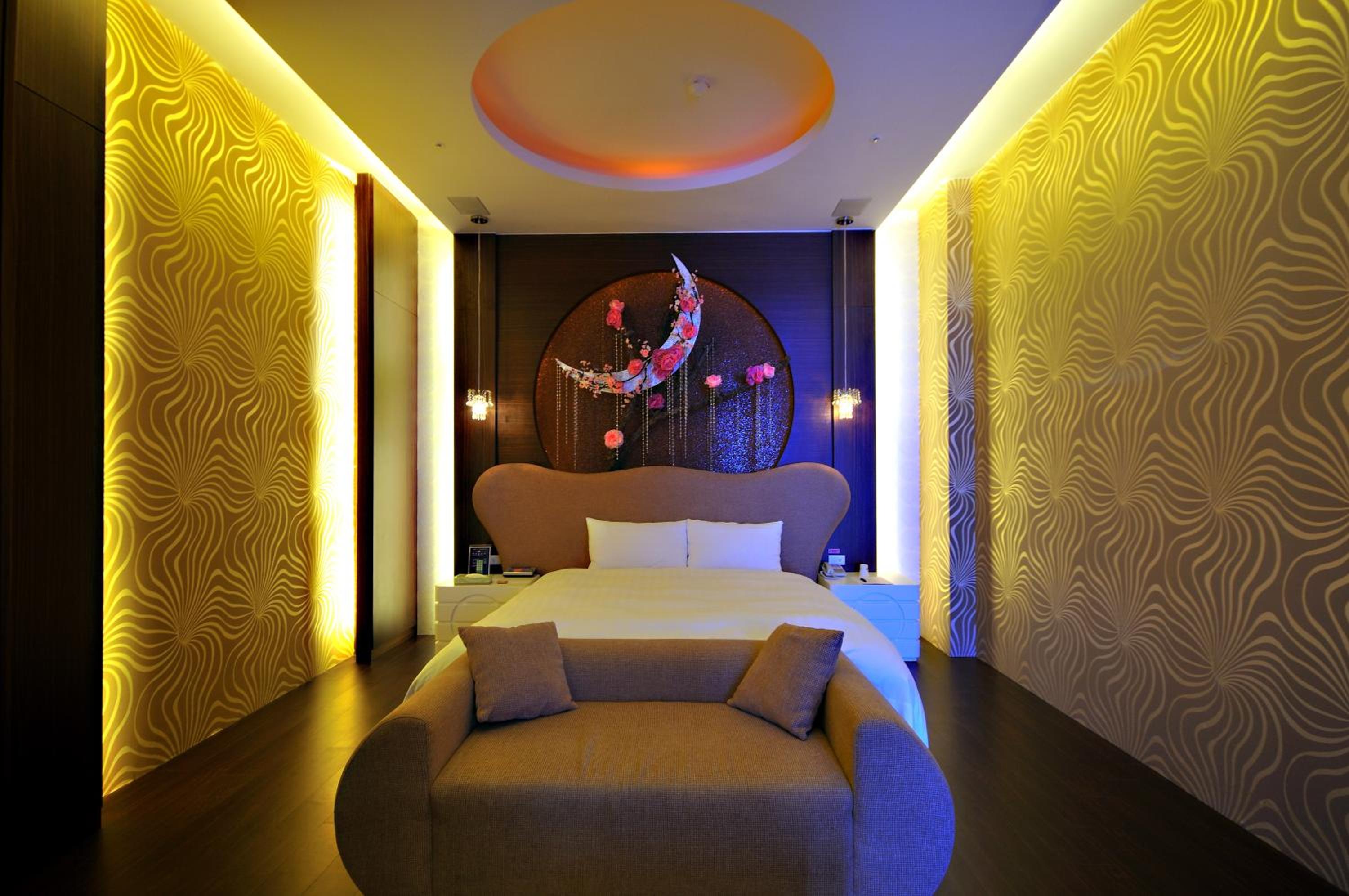 Elegant Double Room photo 1