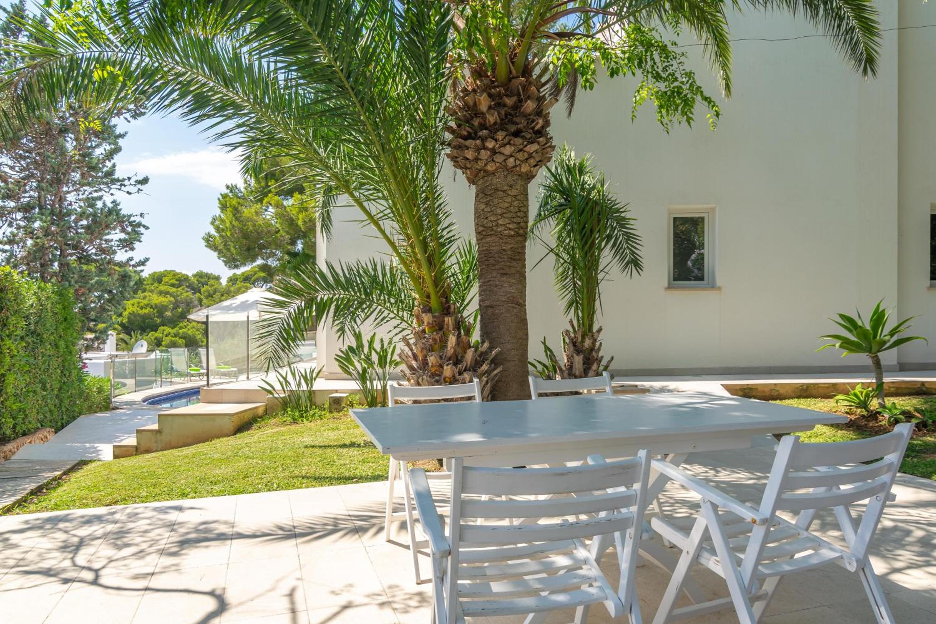 Three-Bedroom Villa photo 3