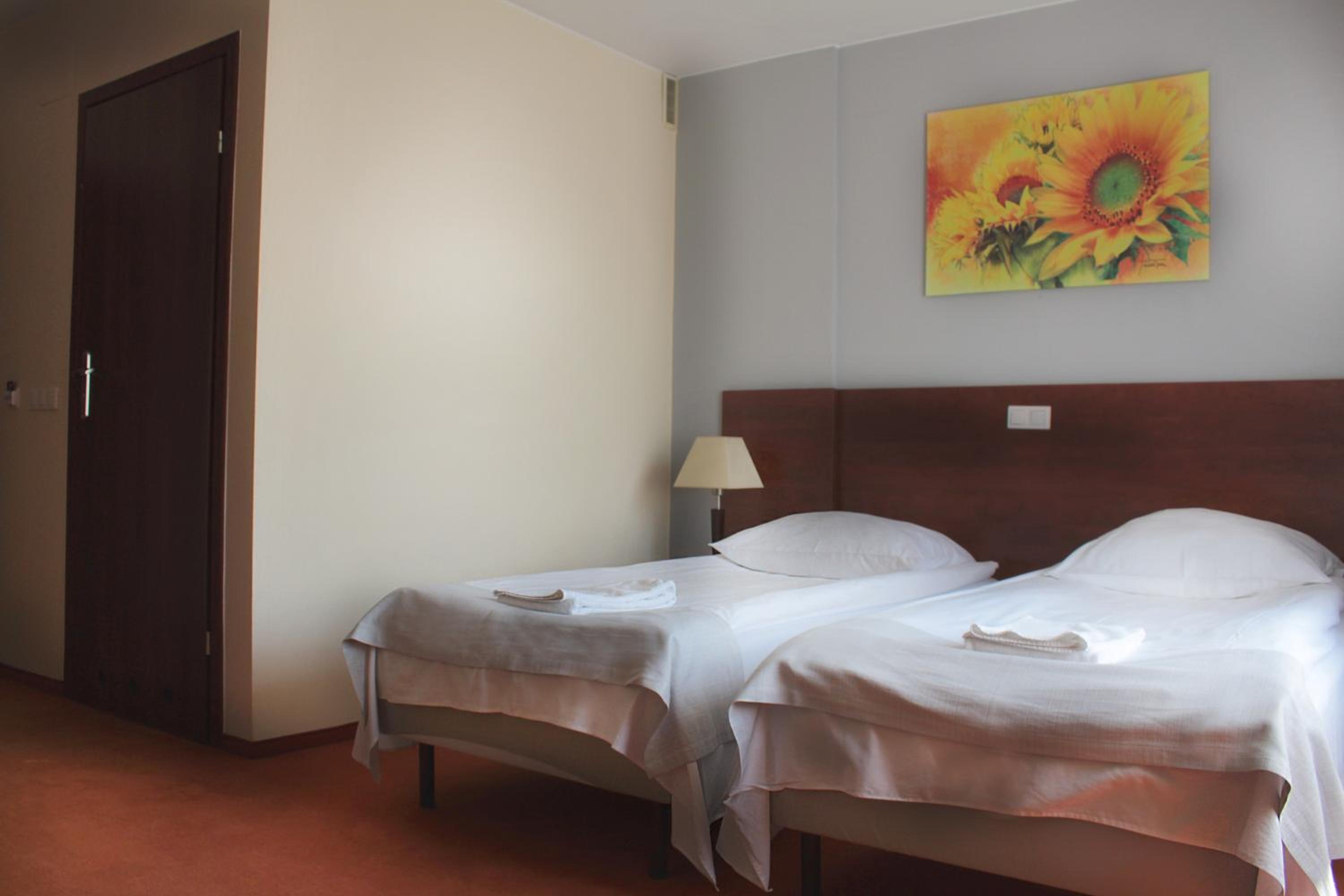 Economy Twin Room - Photo 1