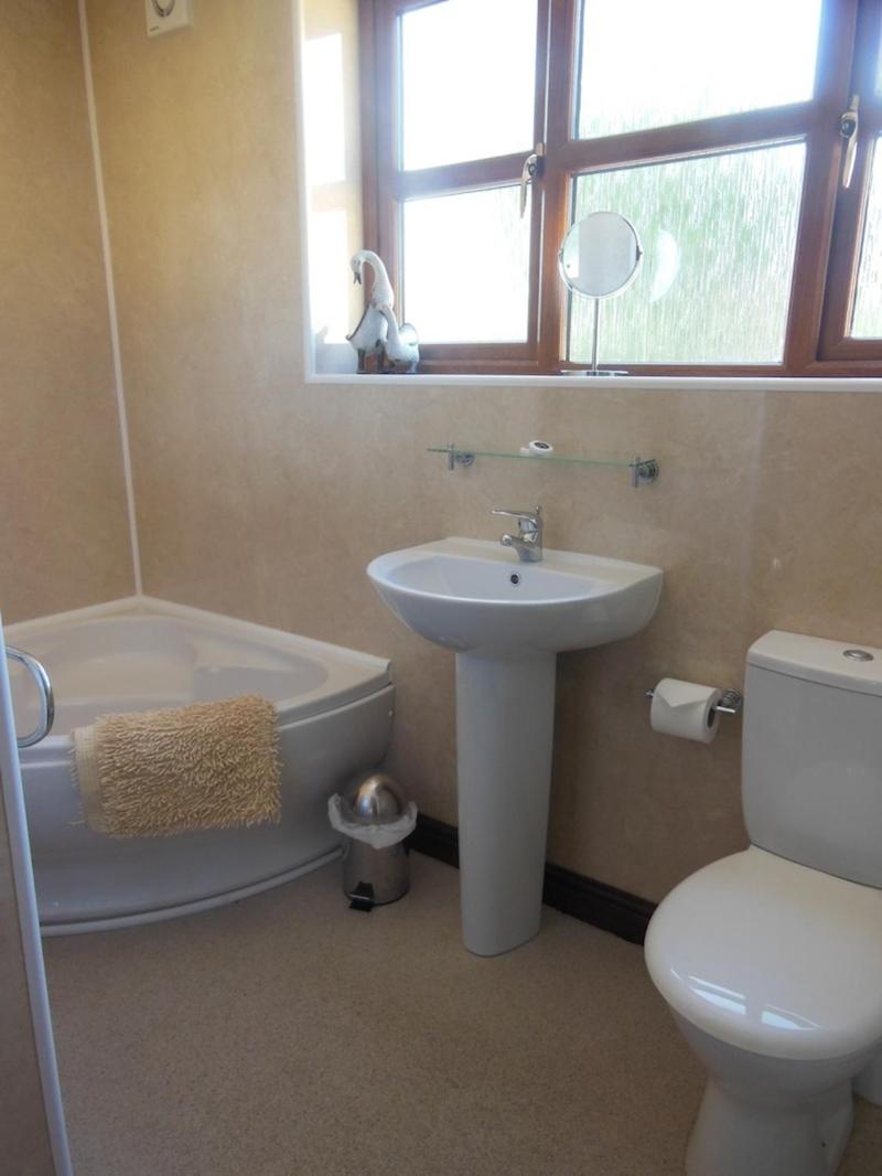 Double or Twin Room - Photo 3