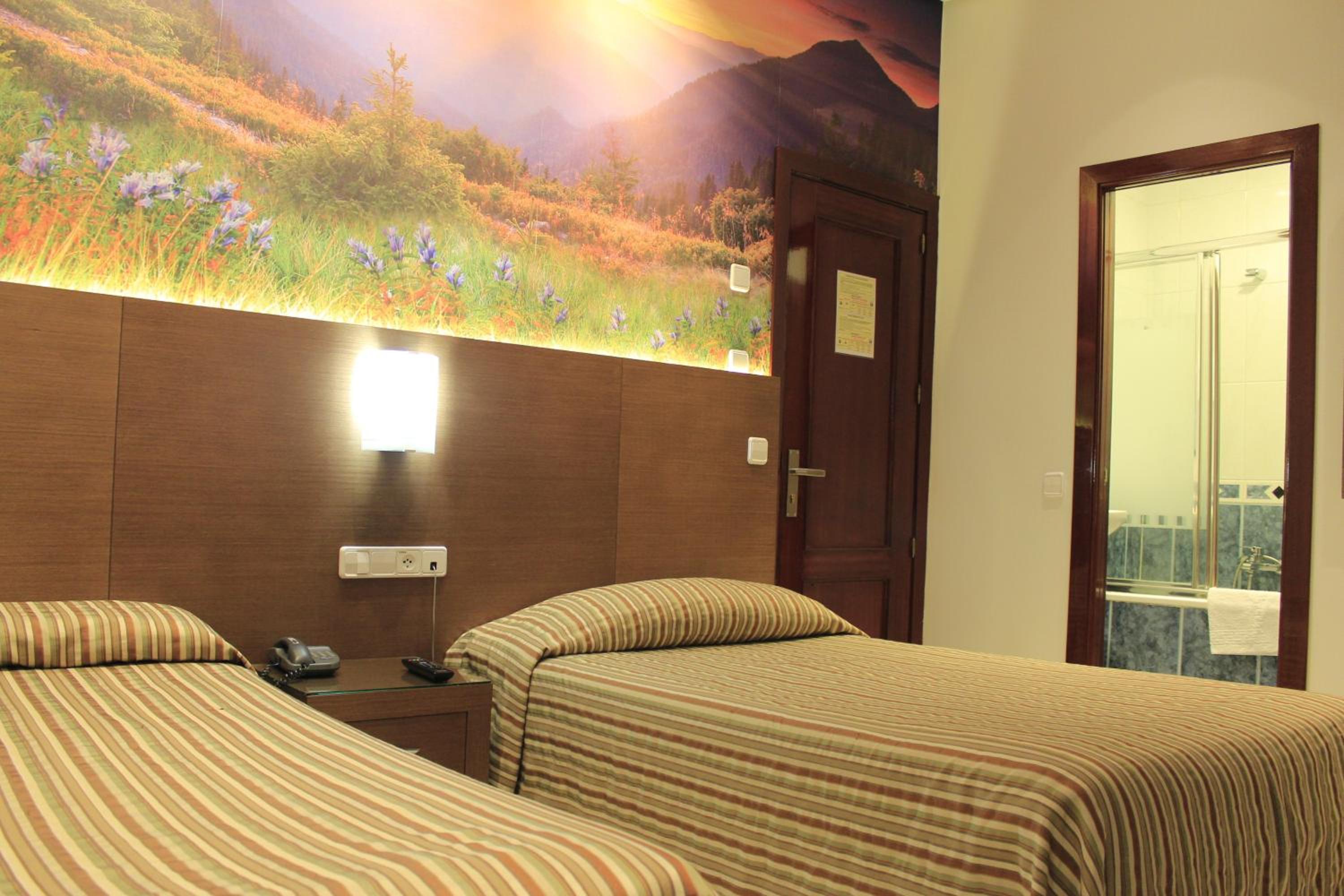 Twin Room - Photo 6