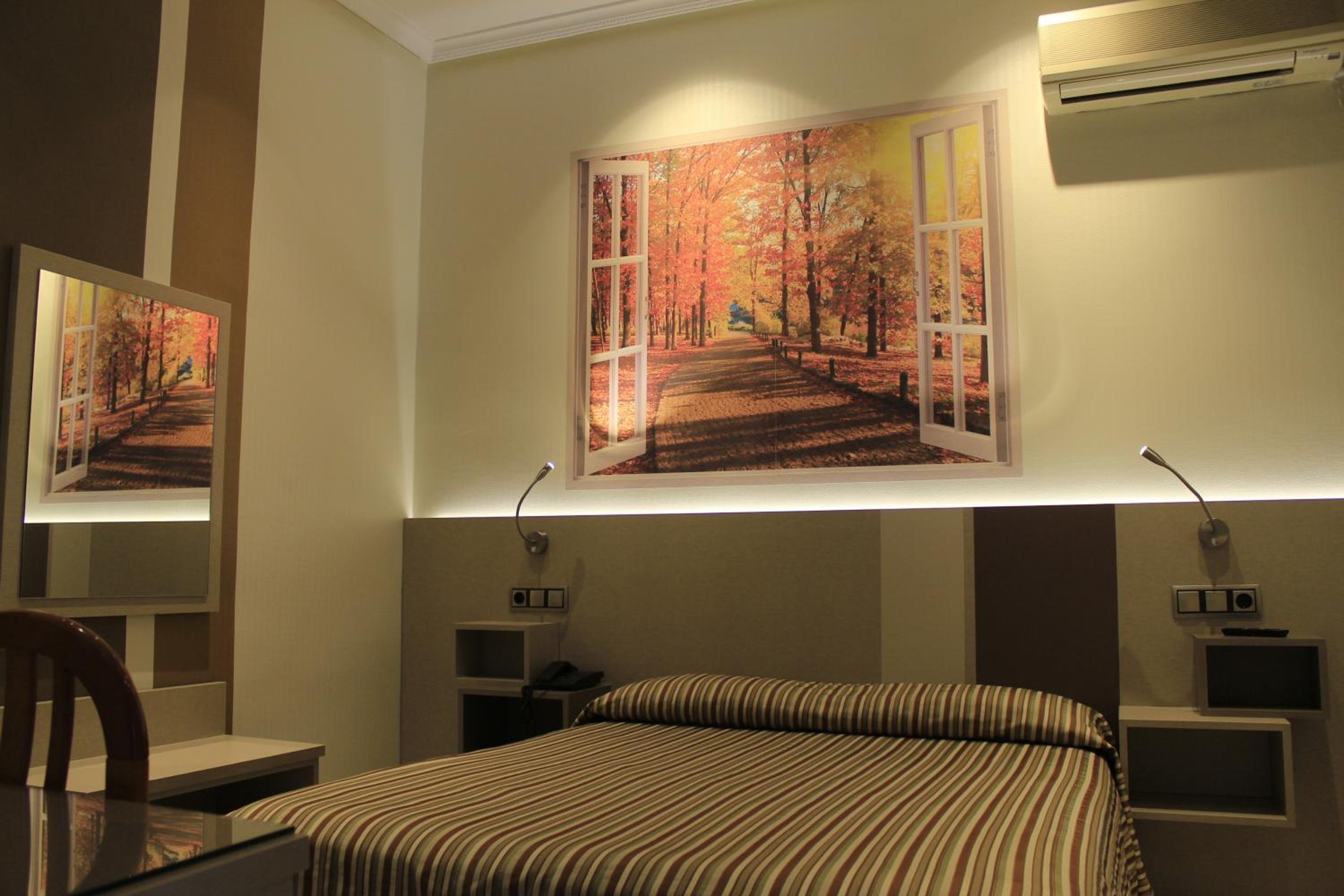 Double Room - Photo 8