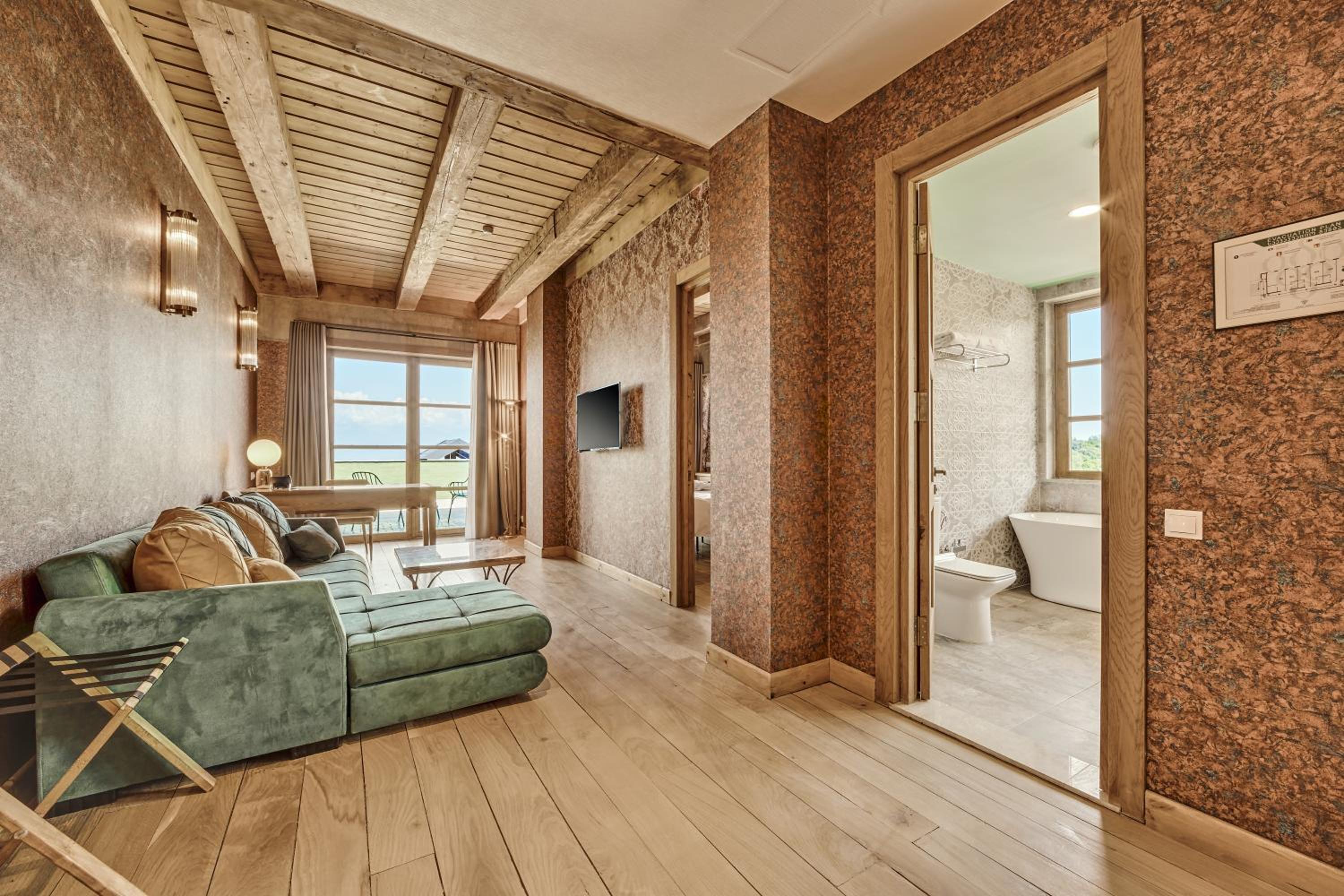 Suite with Caucasus view