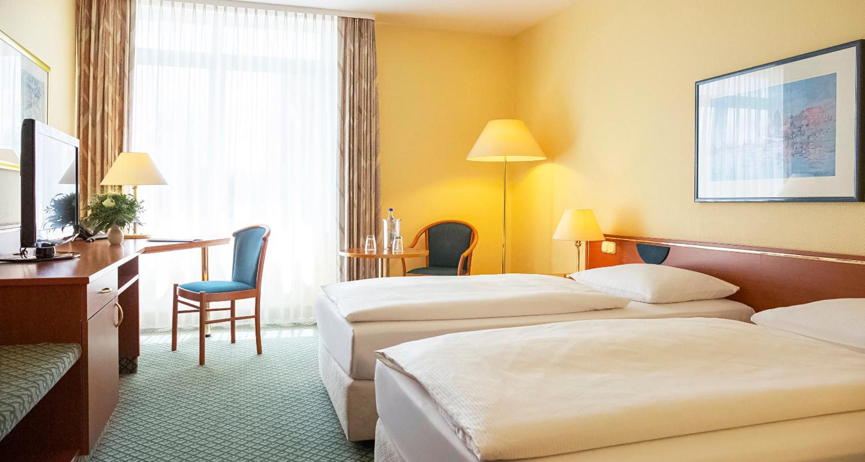 Standard Twin Room - Photo 1
