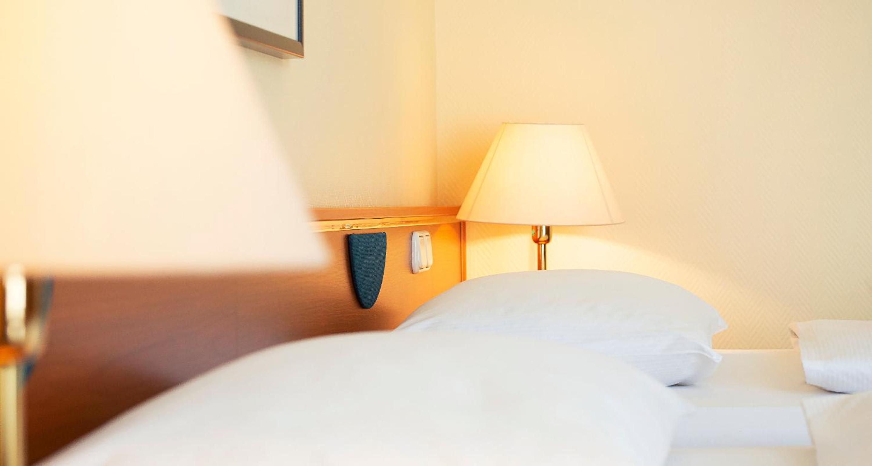 Standard Twin Room - Photo 2