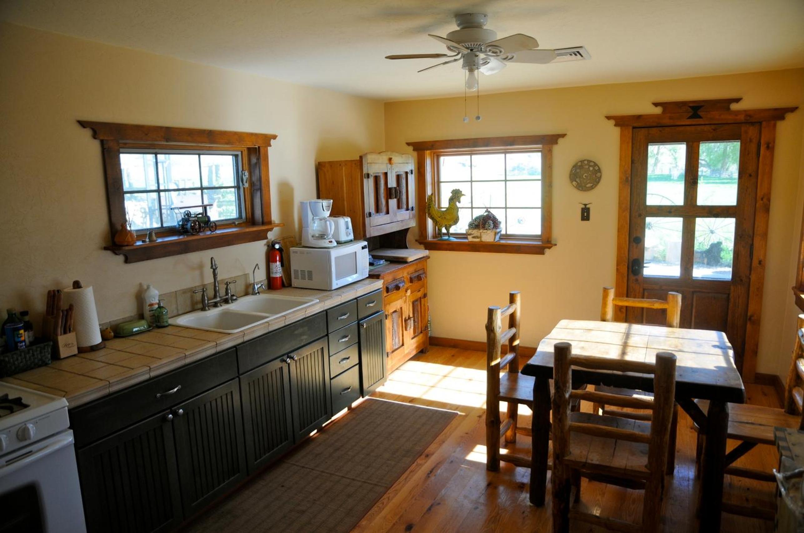 Three-Bedroom Home - Photo 5