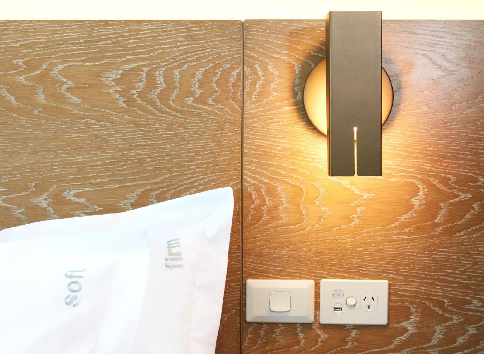Standard Queen Room - Accessible with Free Breakfast