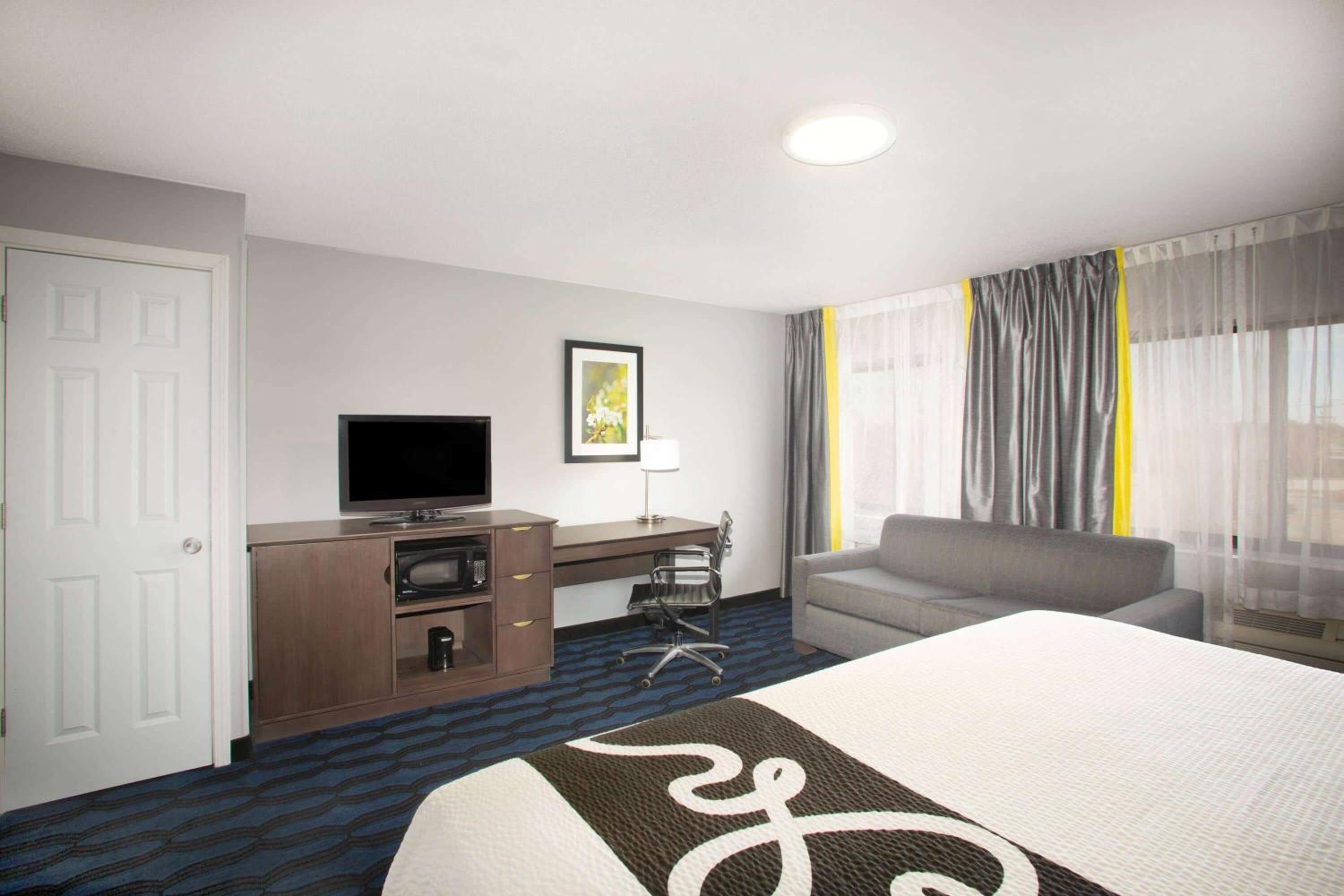 Executive King Room - Photo 4