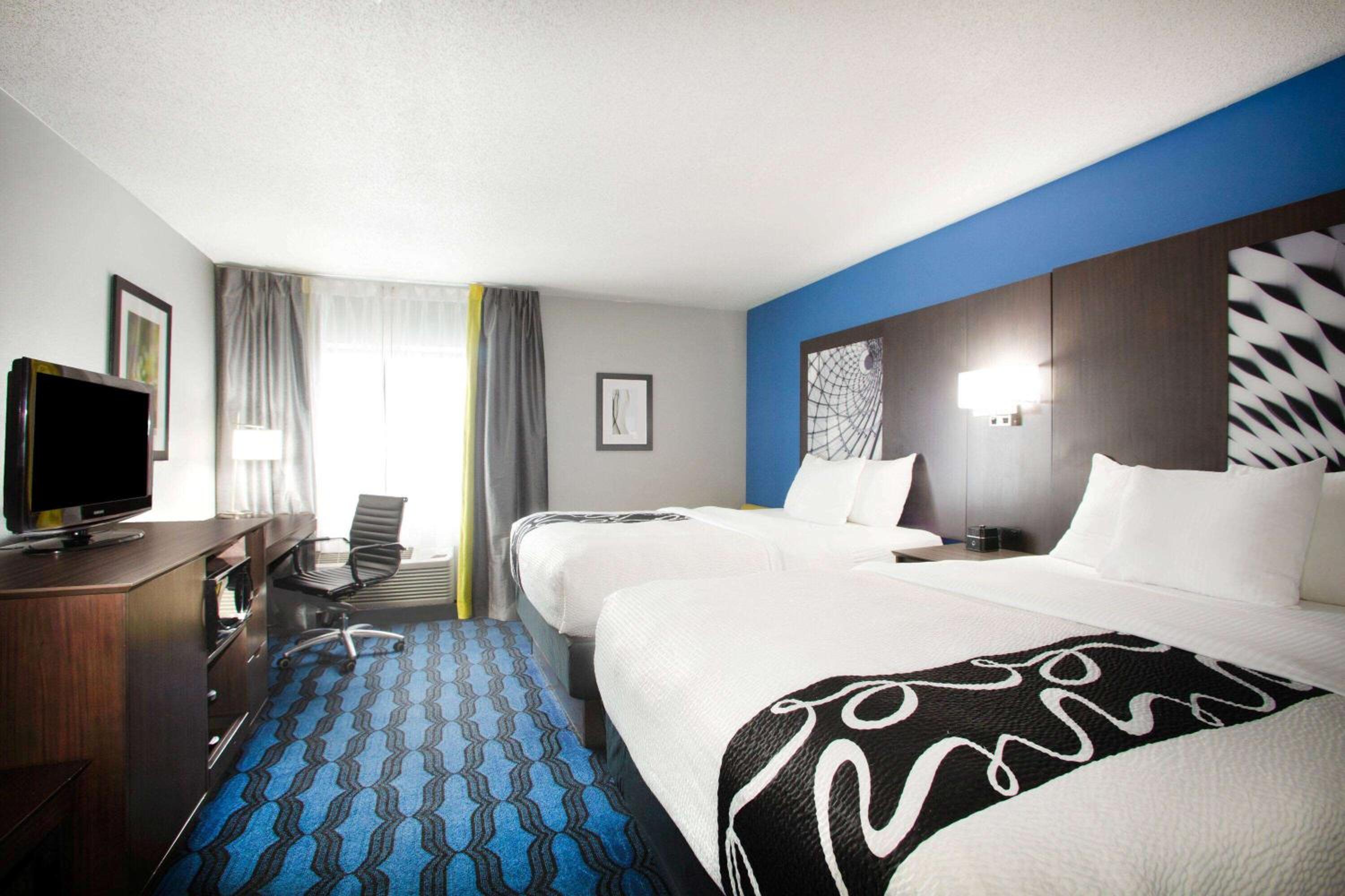 Deluxe Room with Two Queen Beds - Photo 2