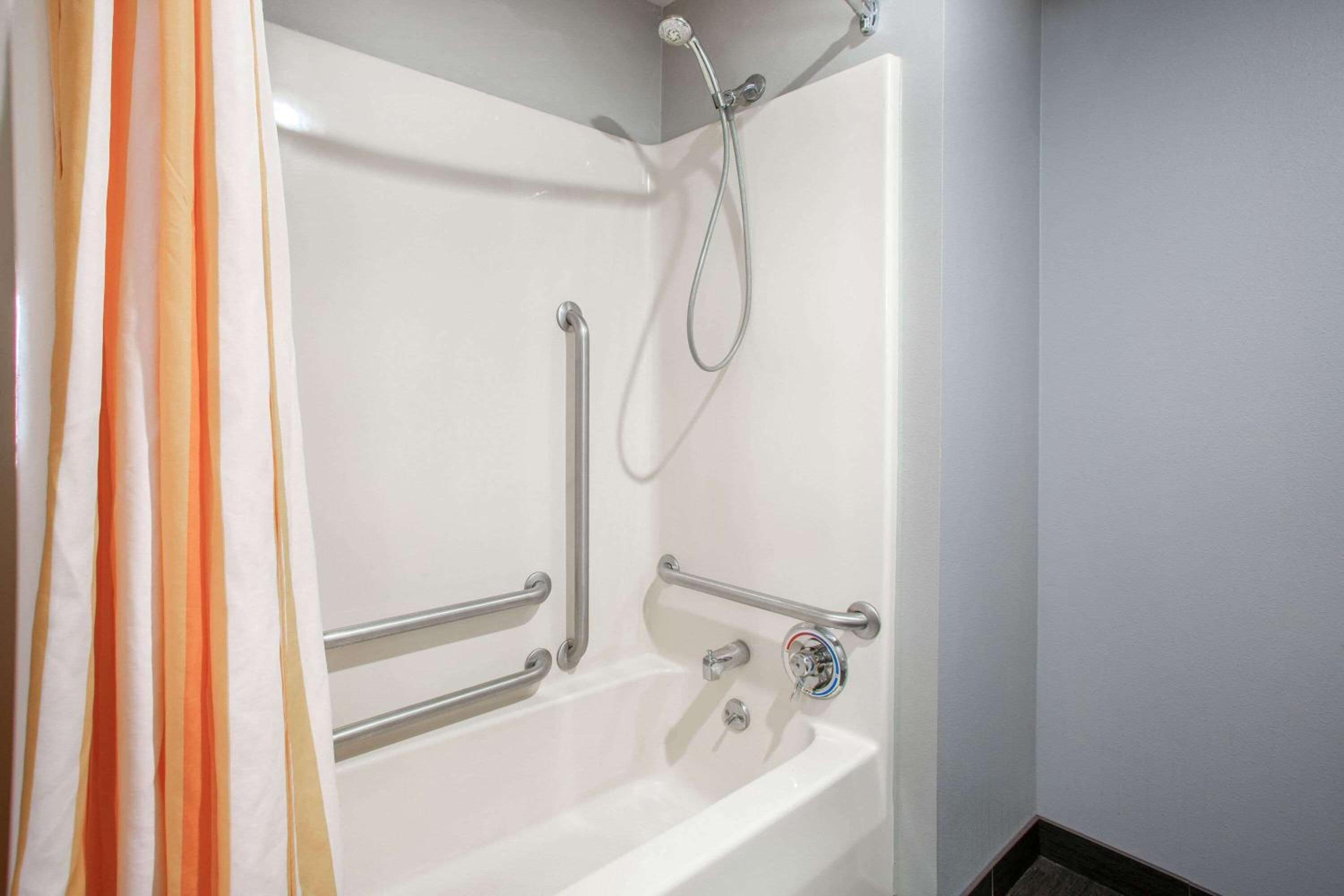 King Room - Disability Access - Photo 5