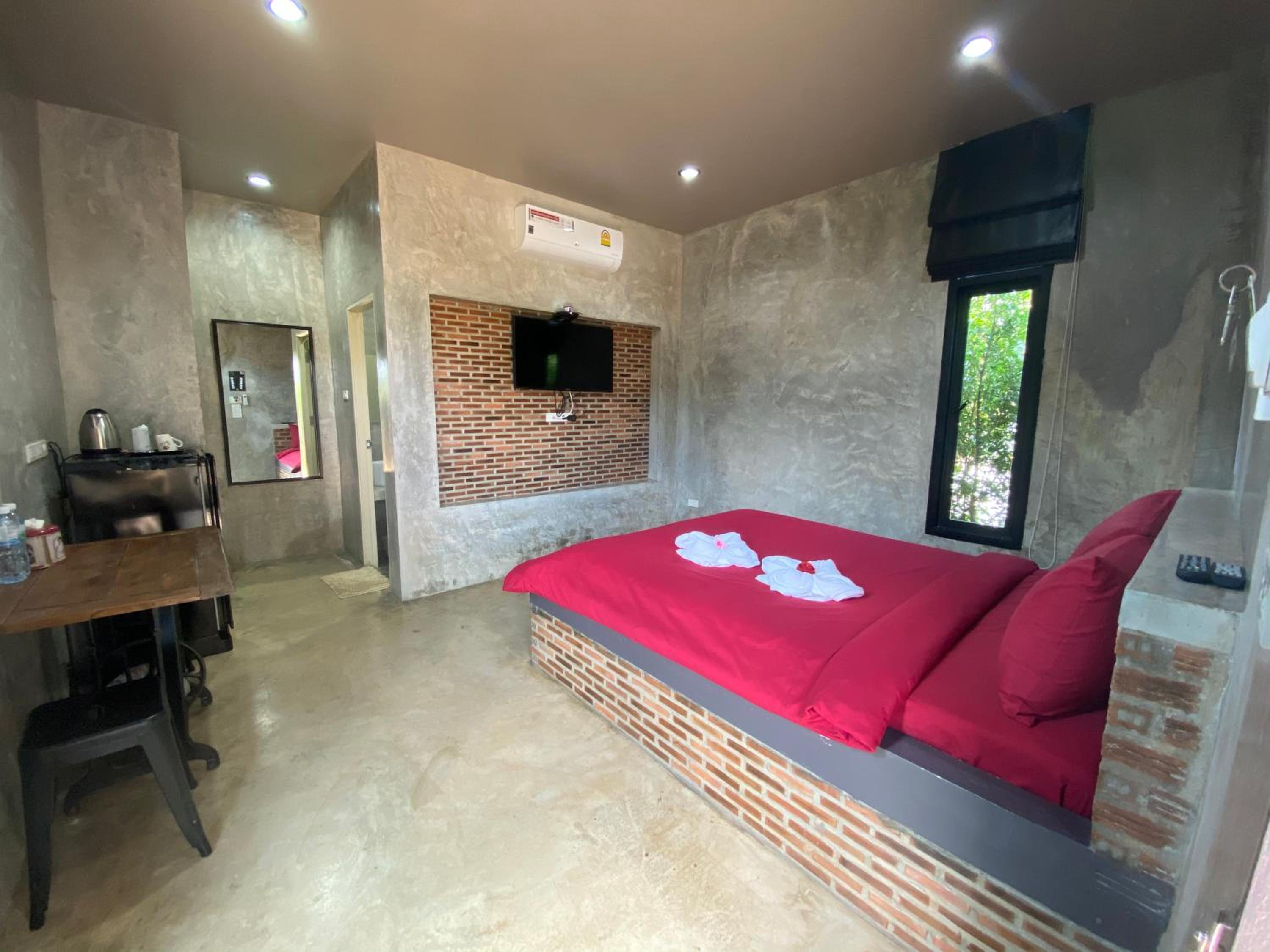 Deluxe Queen Room - Photo 1