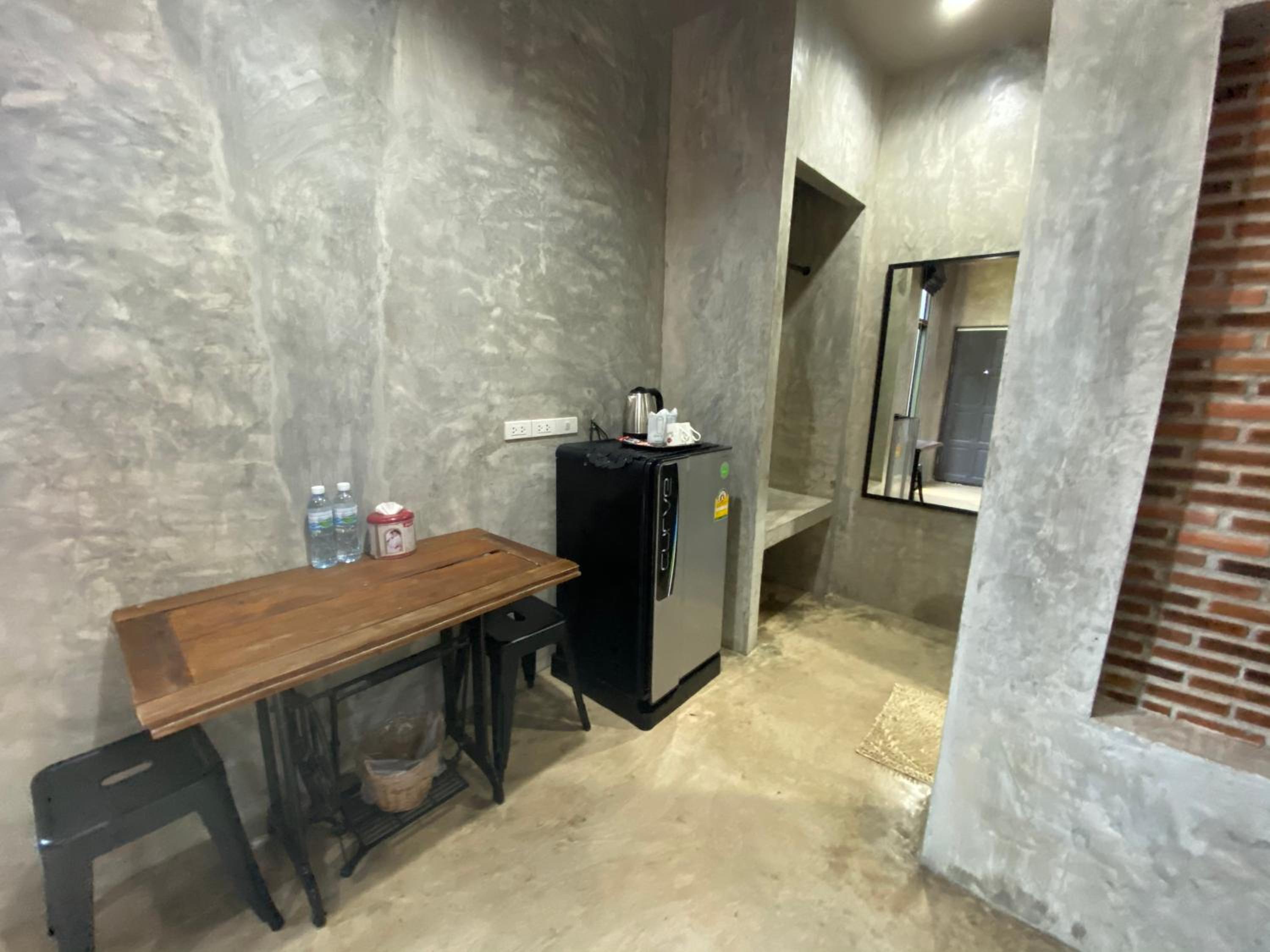 Deluxe Queen Room - Photo 11