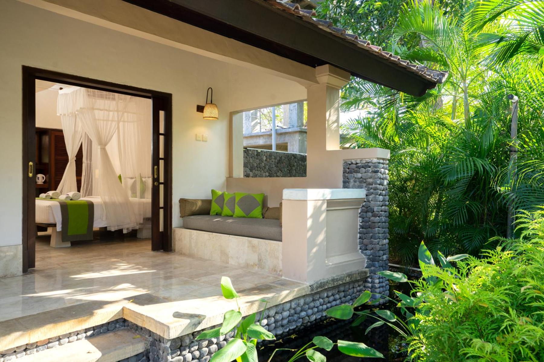 Standard Double Room with Patio photo 2