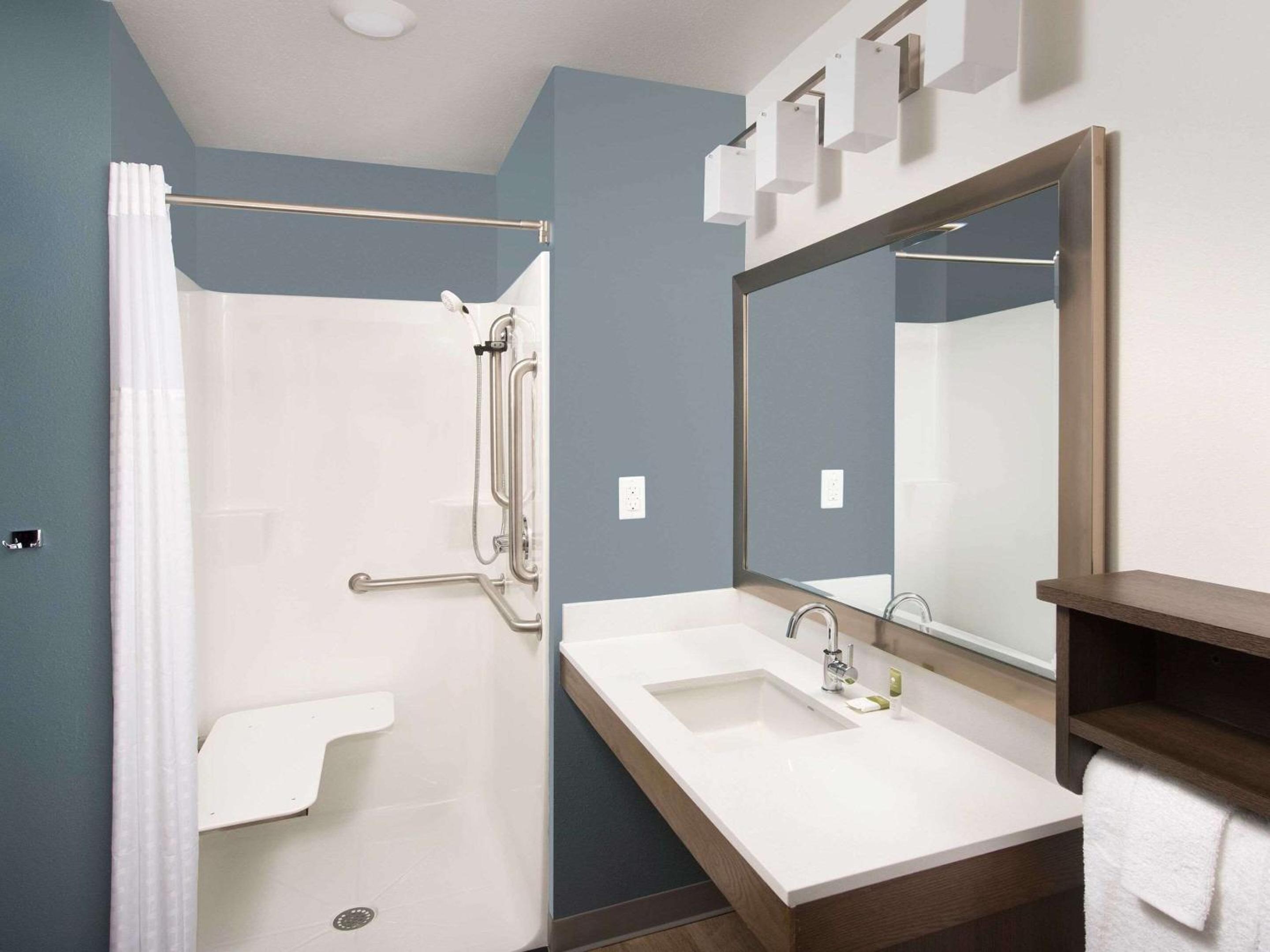 Queen Room - Accessible/Non-Smoking - Photo 3