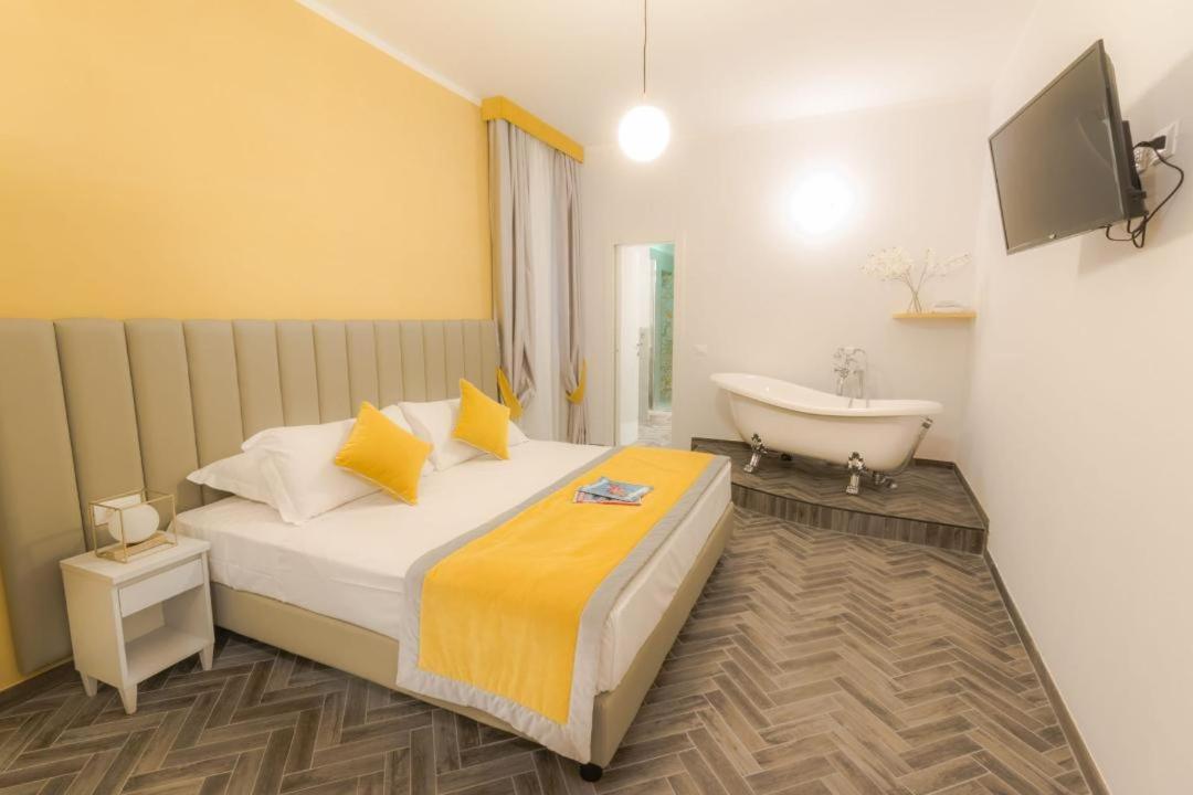 Superior King Room photo 1