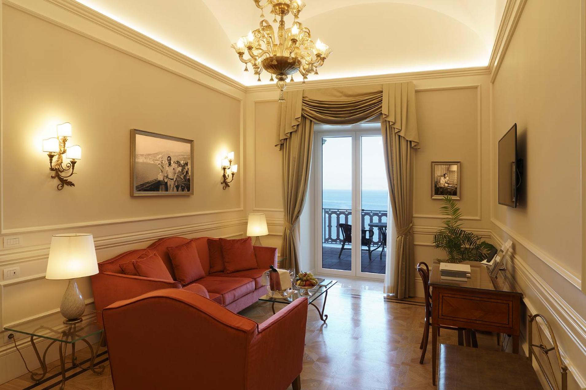 Suite - Photo 1