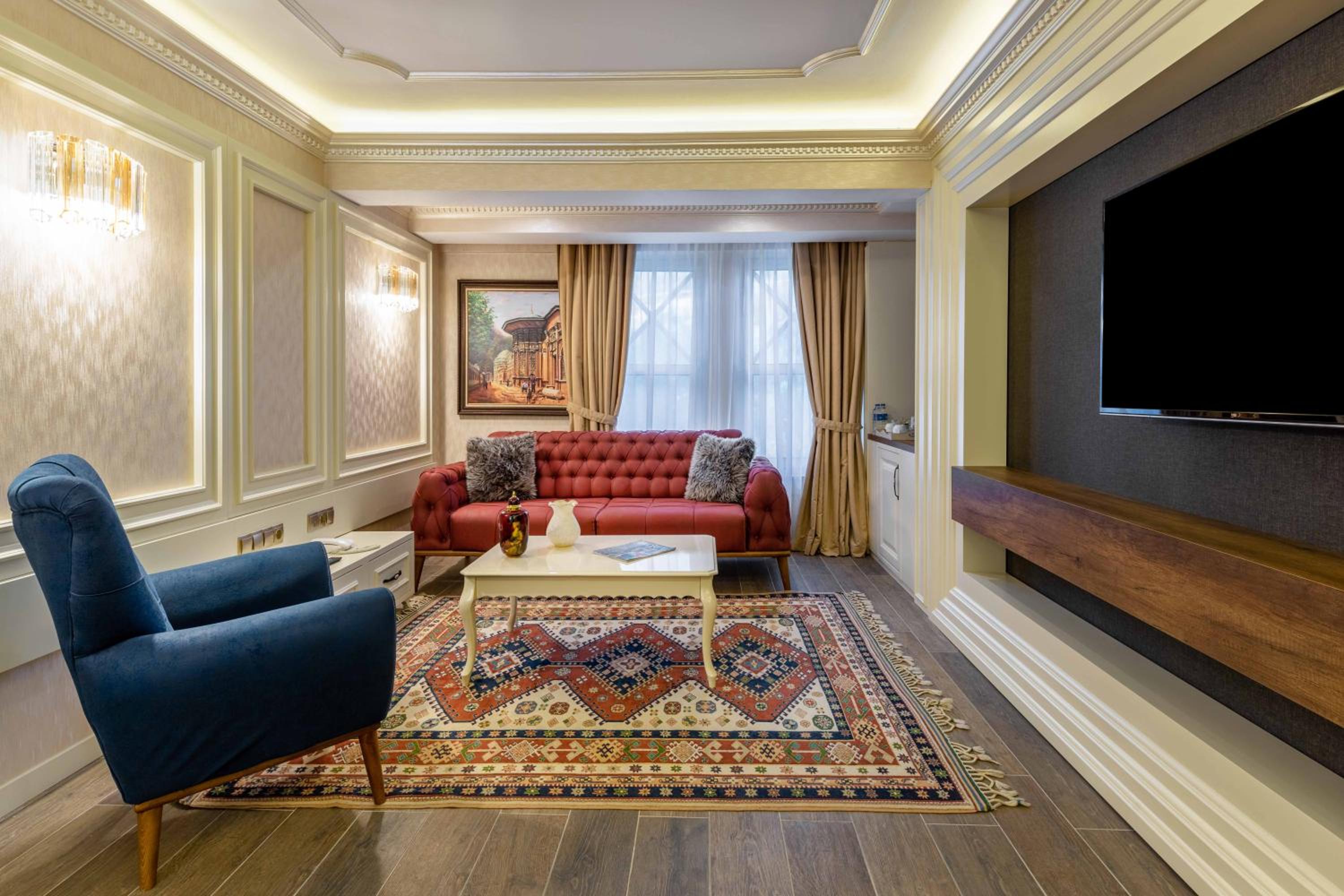 Deluxe Suite photo 3