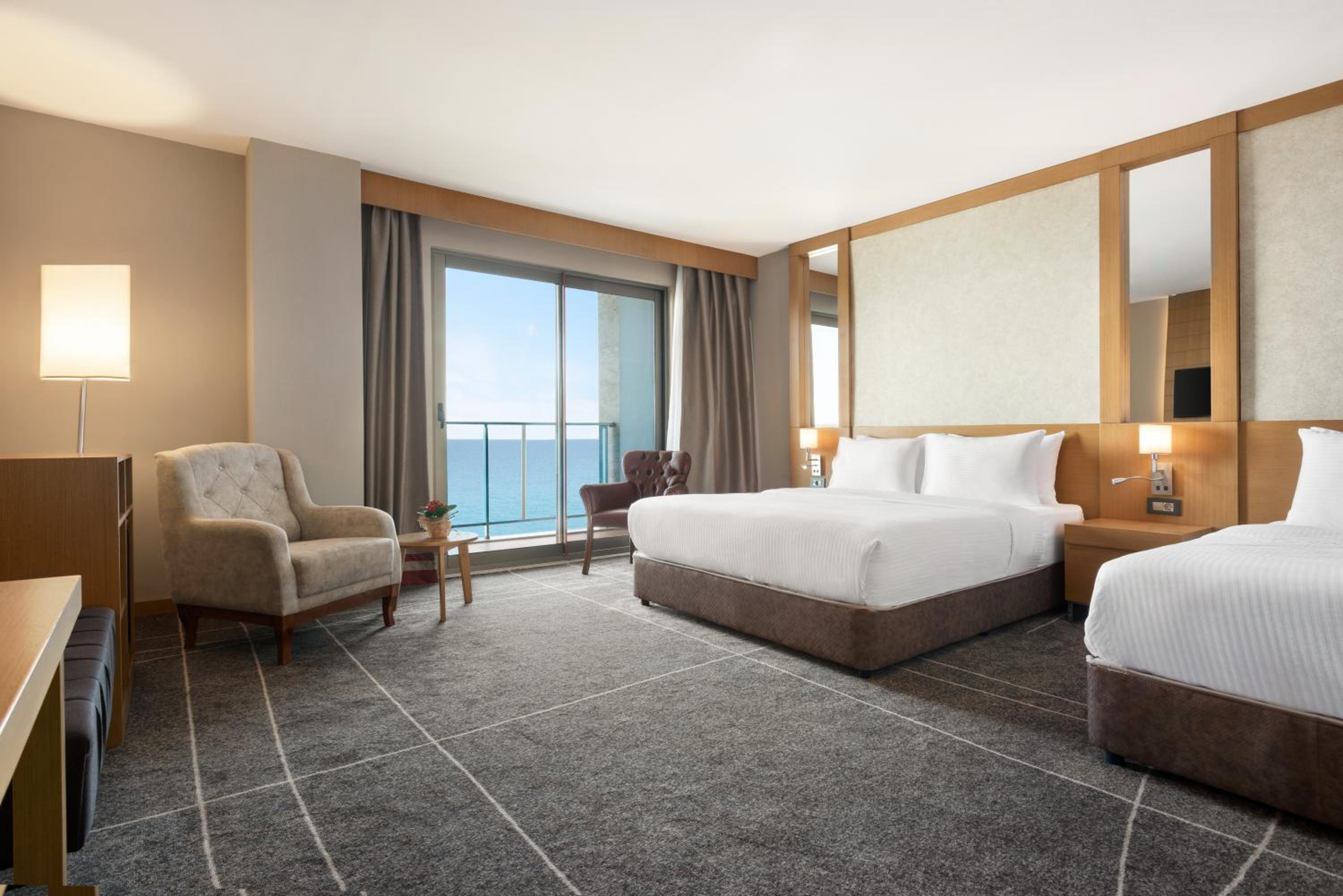 Double Room with Sea View - Non-Smoking - Photo 3