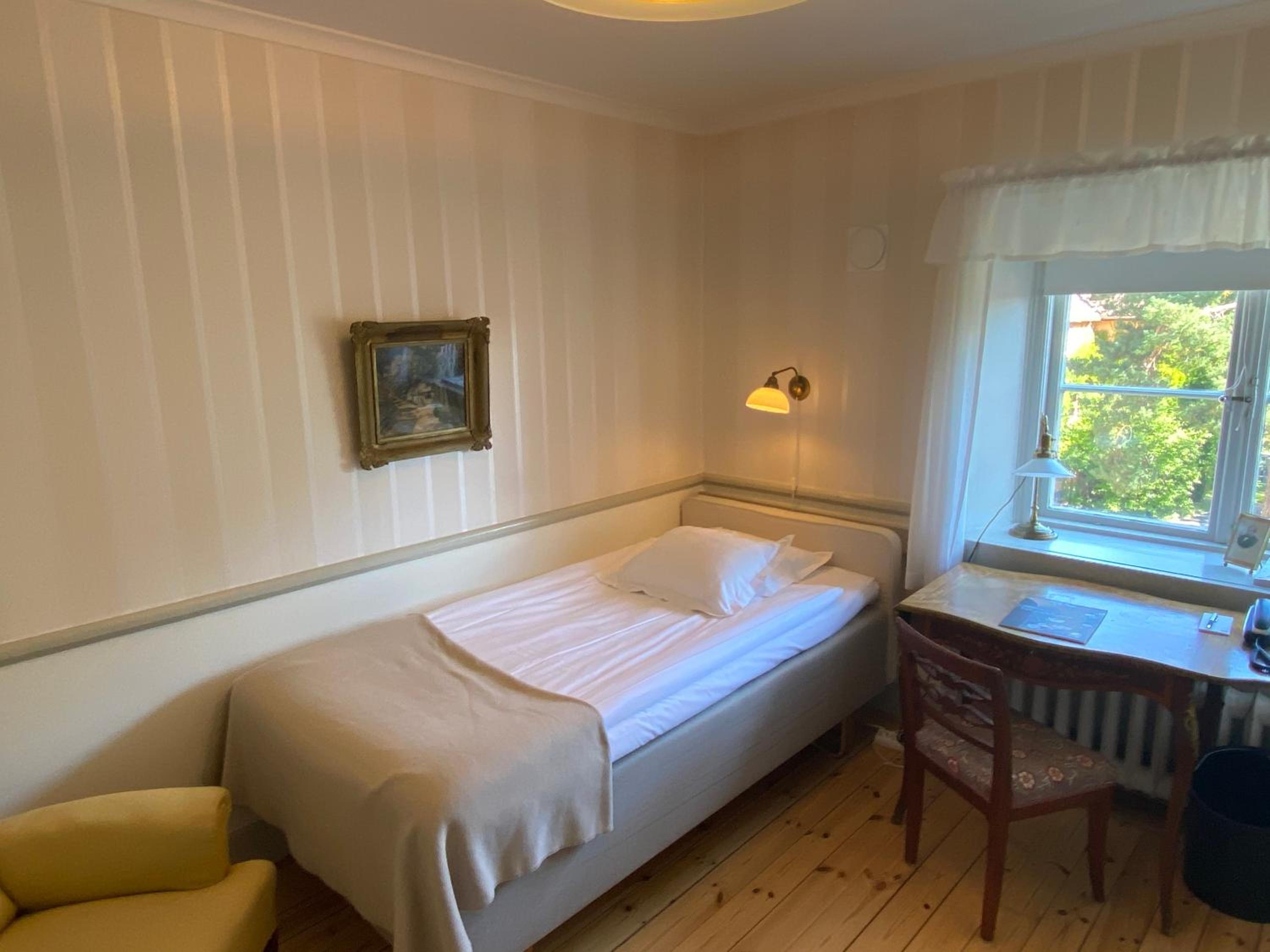 Single Room photo 2