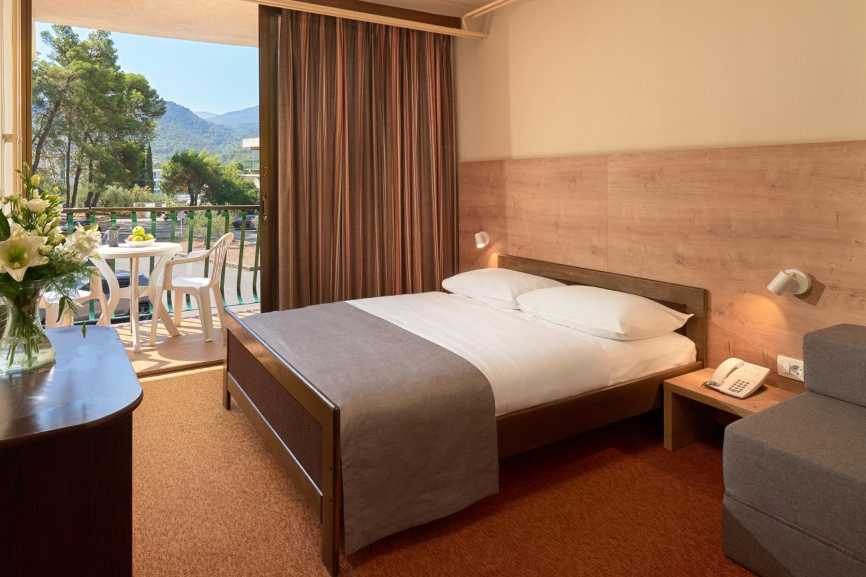 Room for 2+1