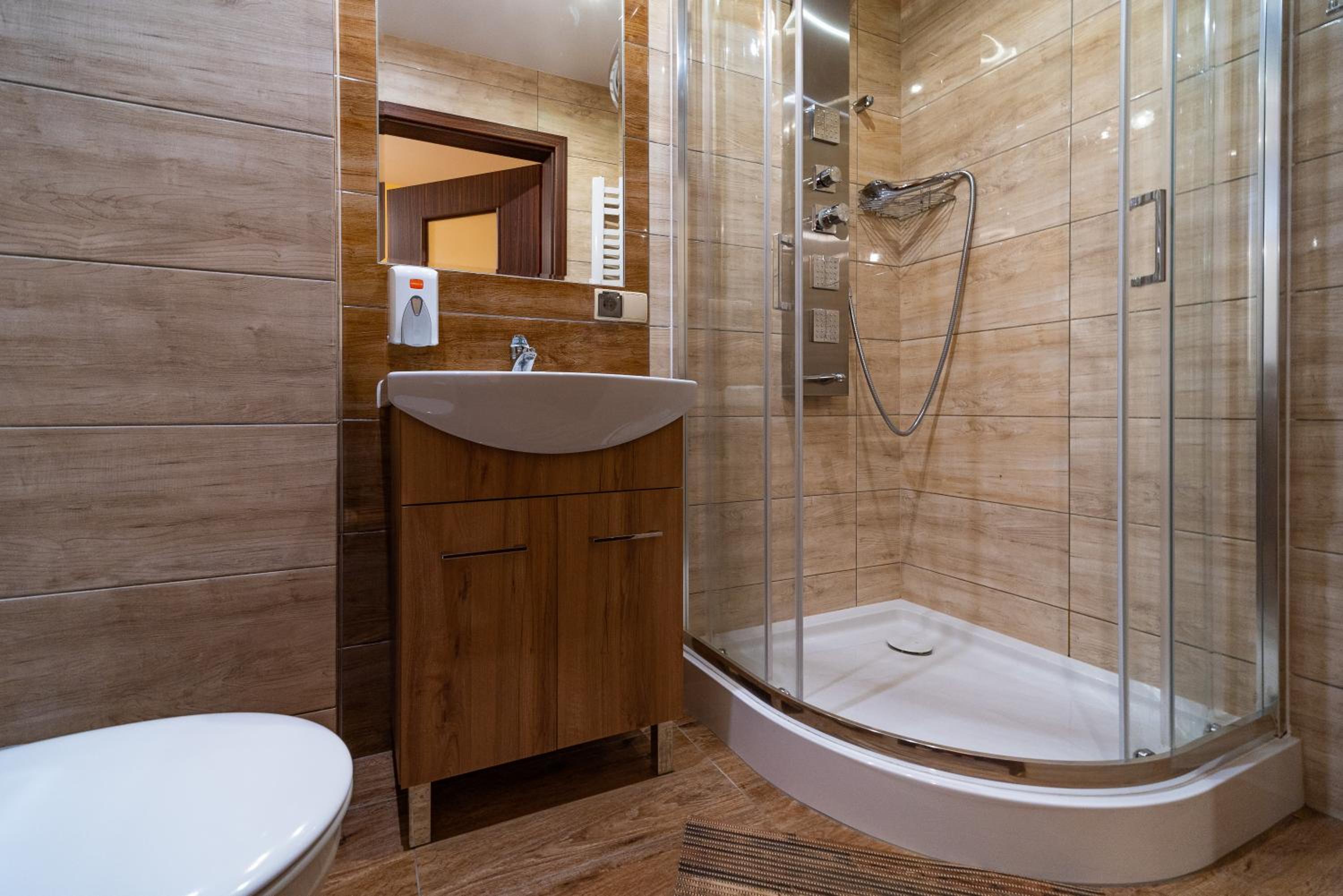 Deluxe Quadruple Room - Photo 4