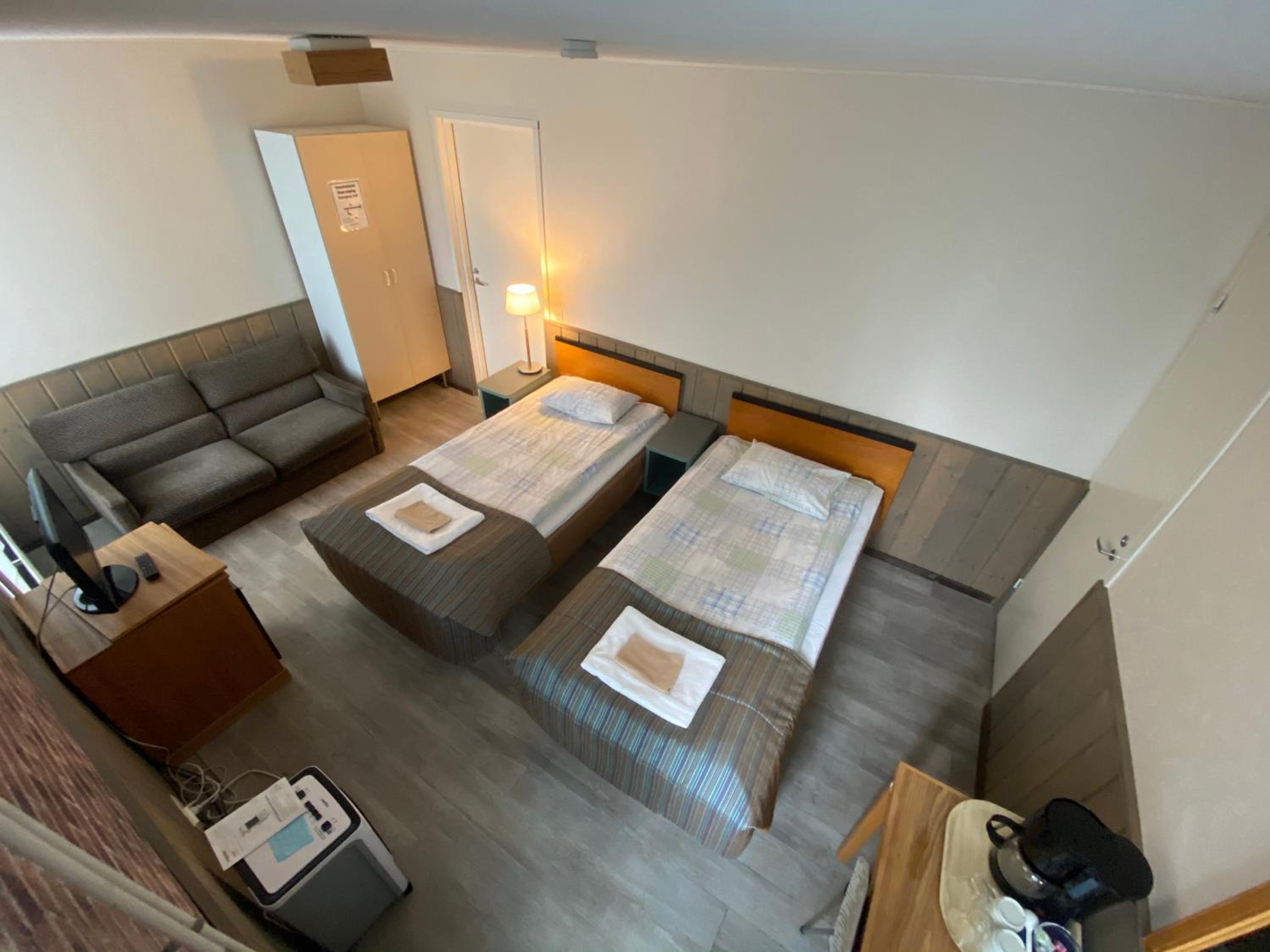 Twin Room - Photo 21