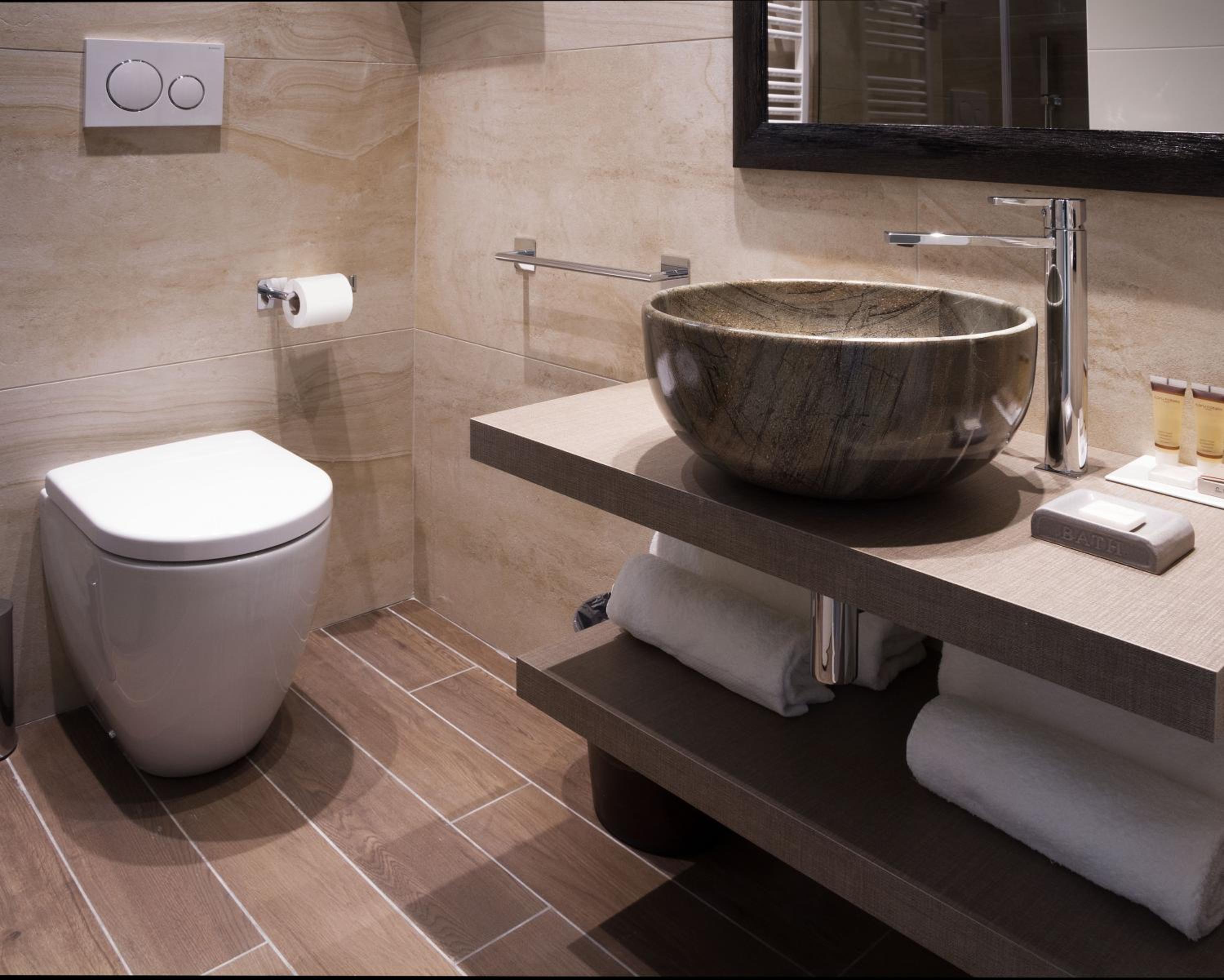 Superior Suite - Photo 6