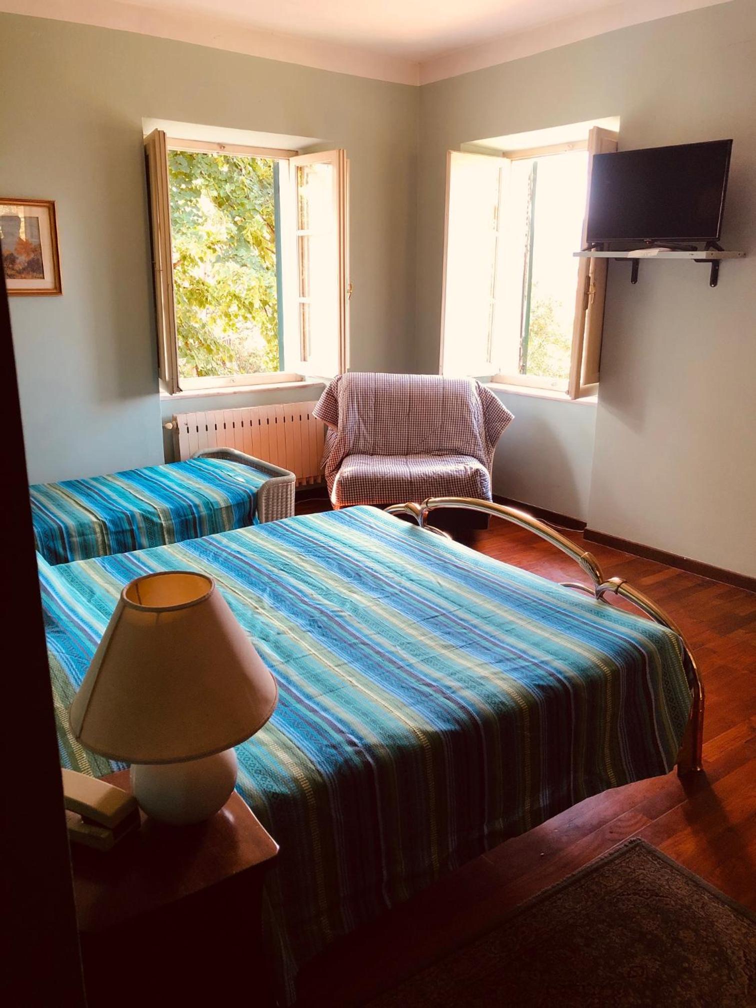 Triple Room with Private Bathroom - Photo 3