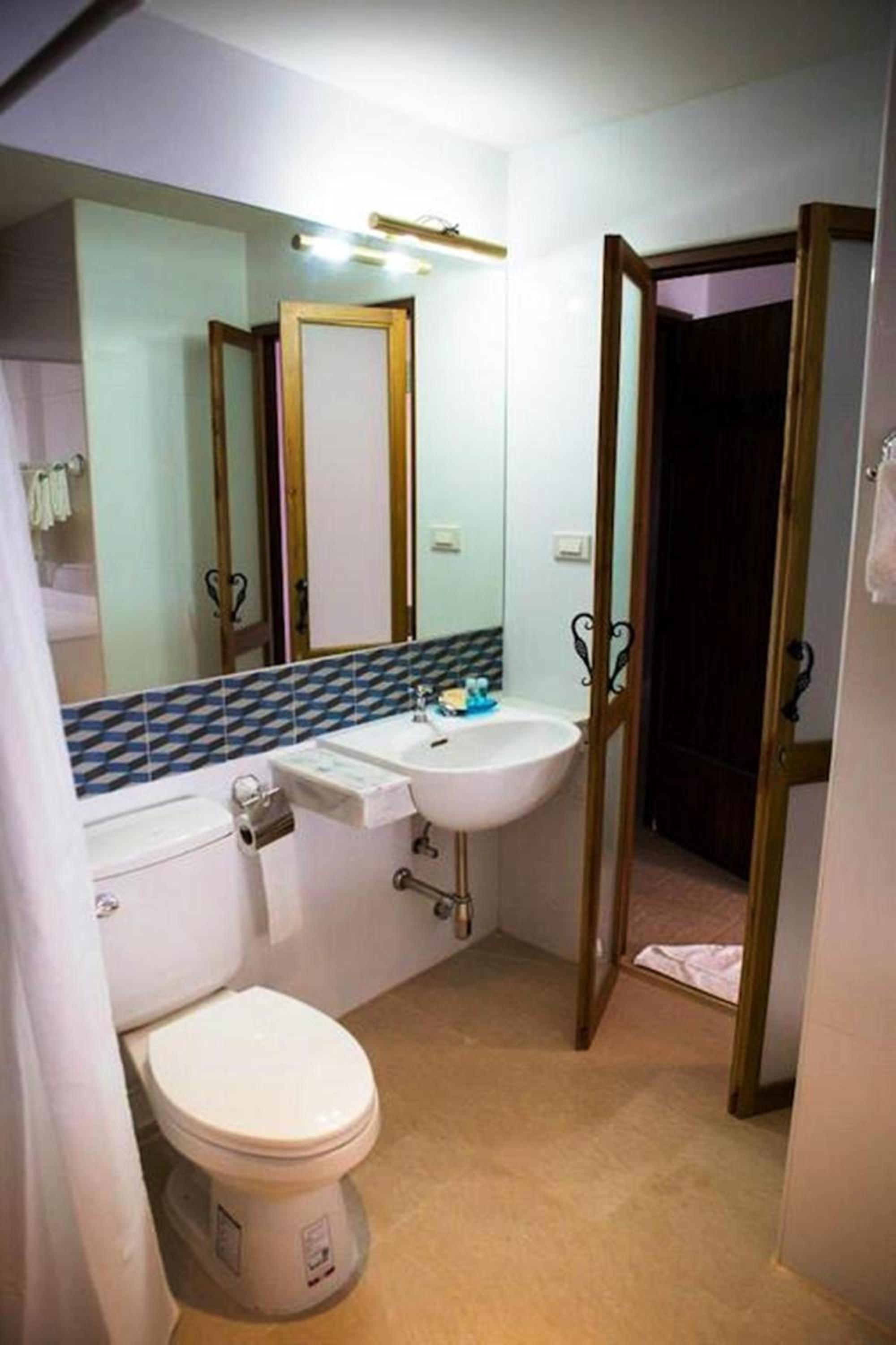Suite - Photo 9