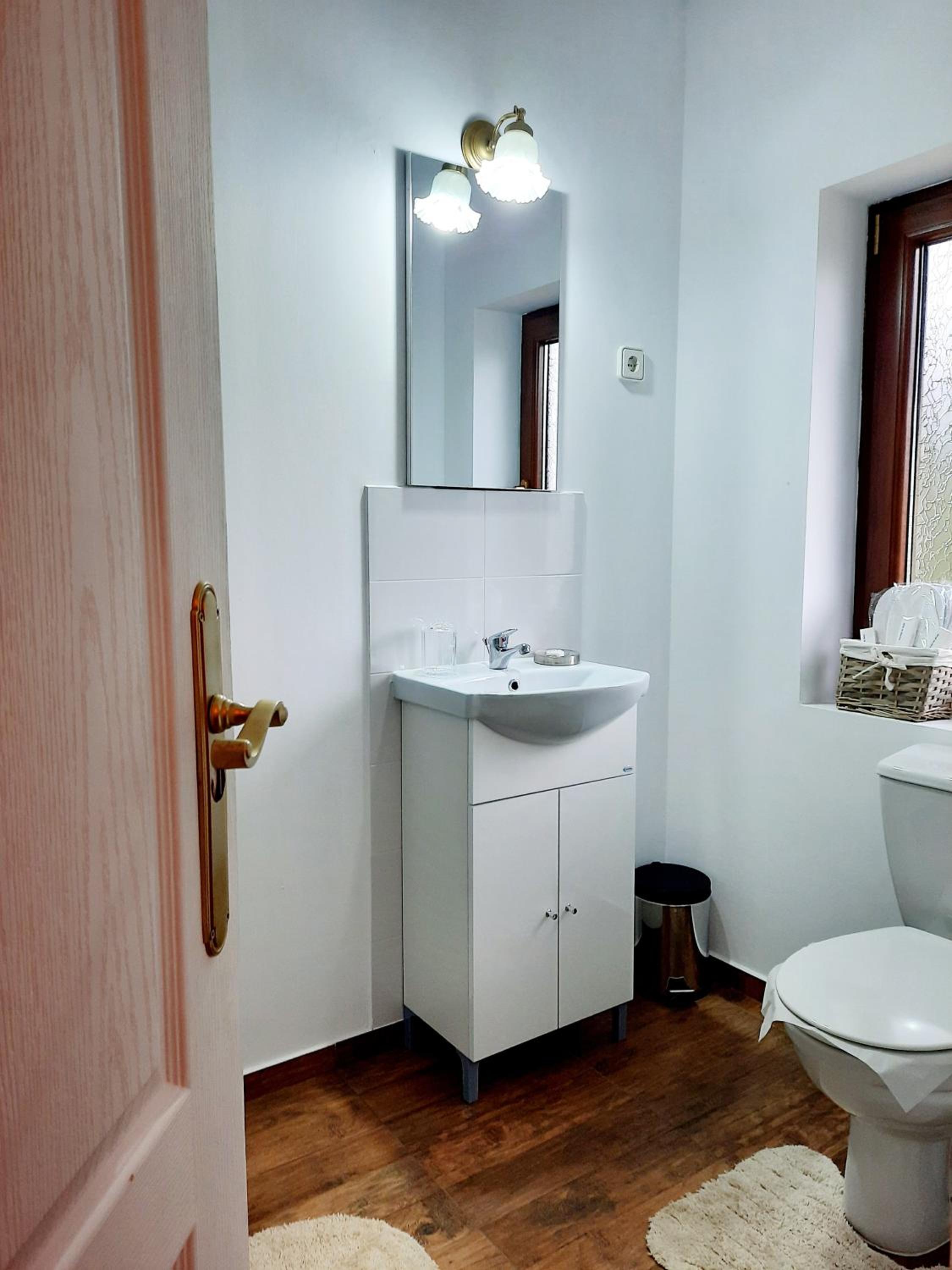 Triple Room with Private Bathroom - Photo 2