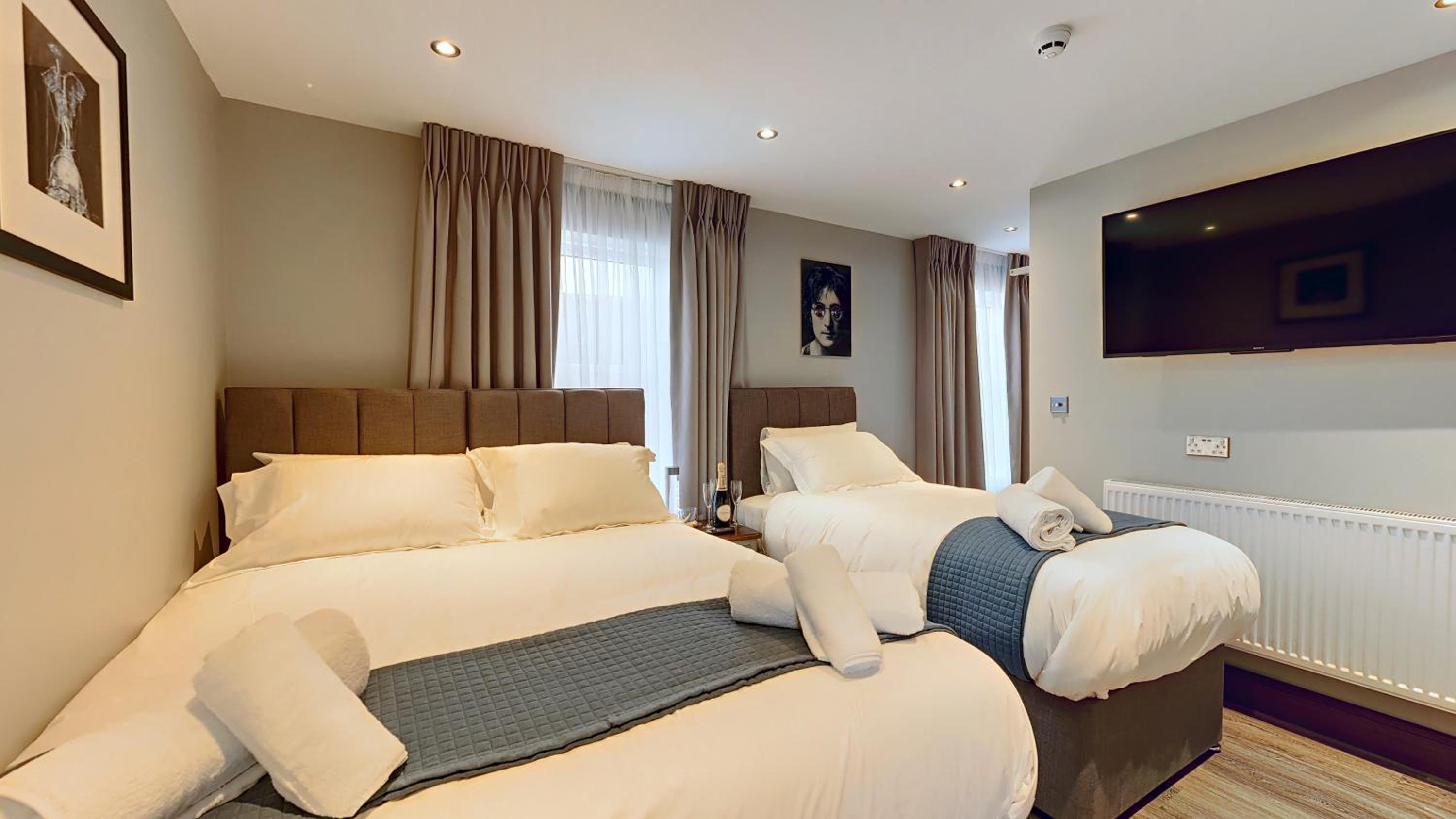 Deluxe Triple Room photo 2