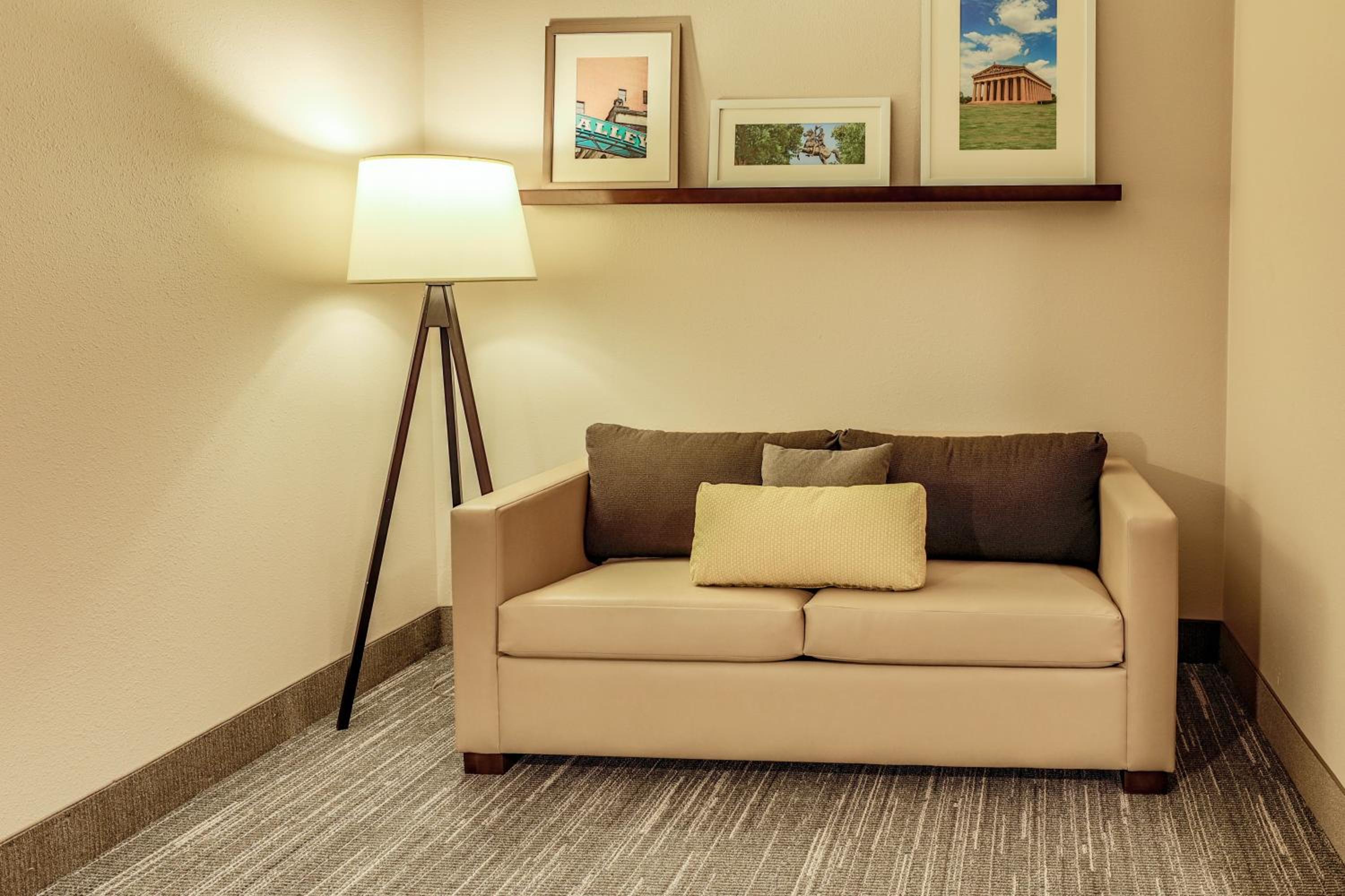 King Studio Suite - Non-Smoking - Photo 4