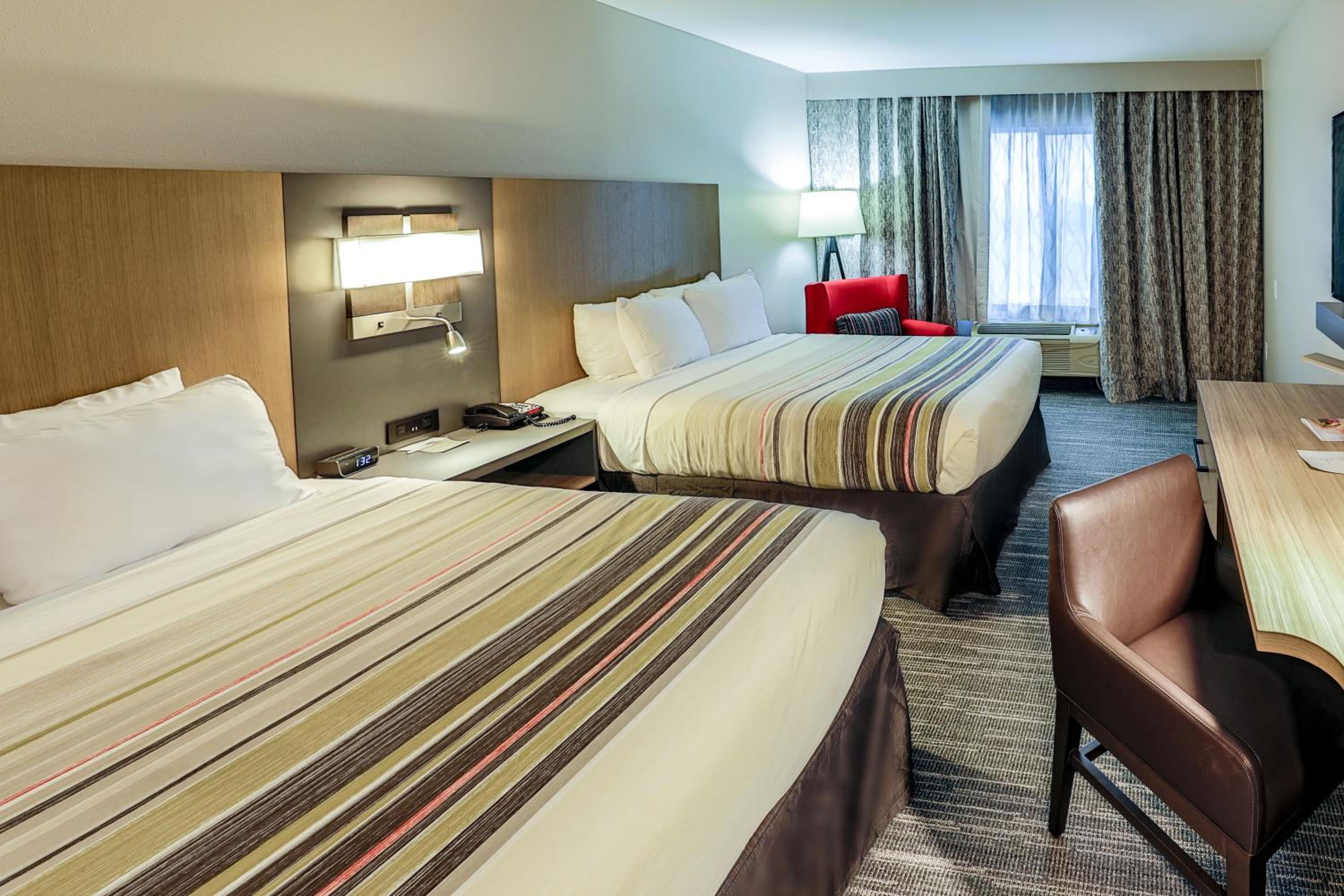 Queen Room with Two Queen Beds - Disability Access/Non-Smoking - Photo 3