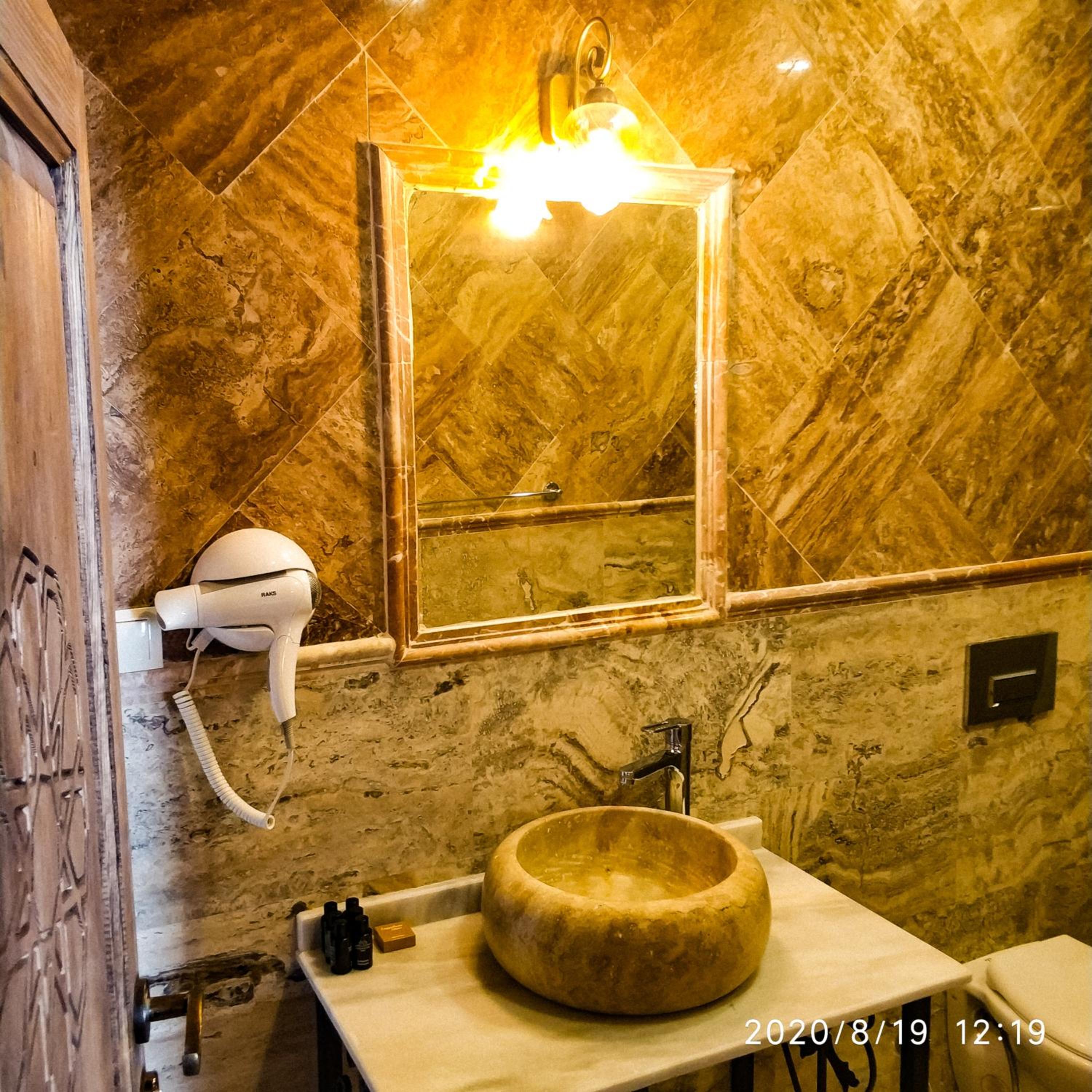 Small Double Room - Photo 7