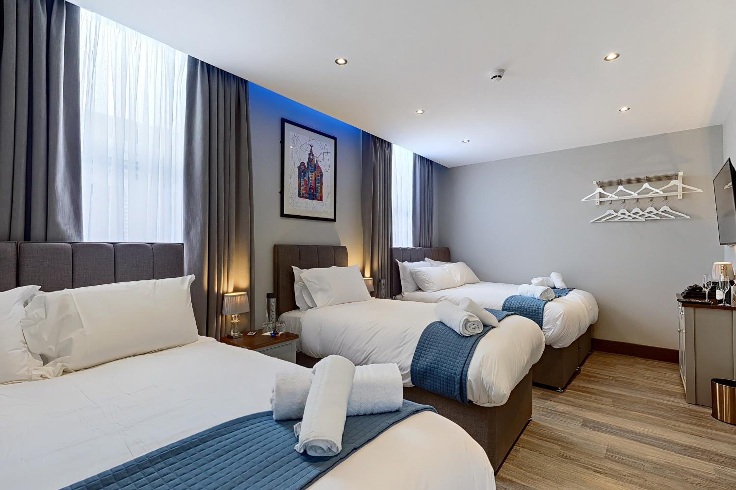 Deluxe Family Room - Photo 1