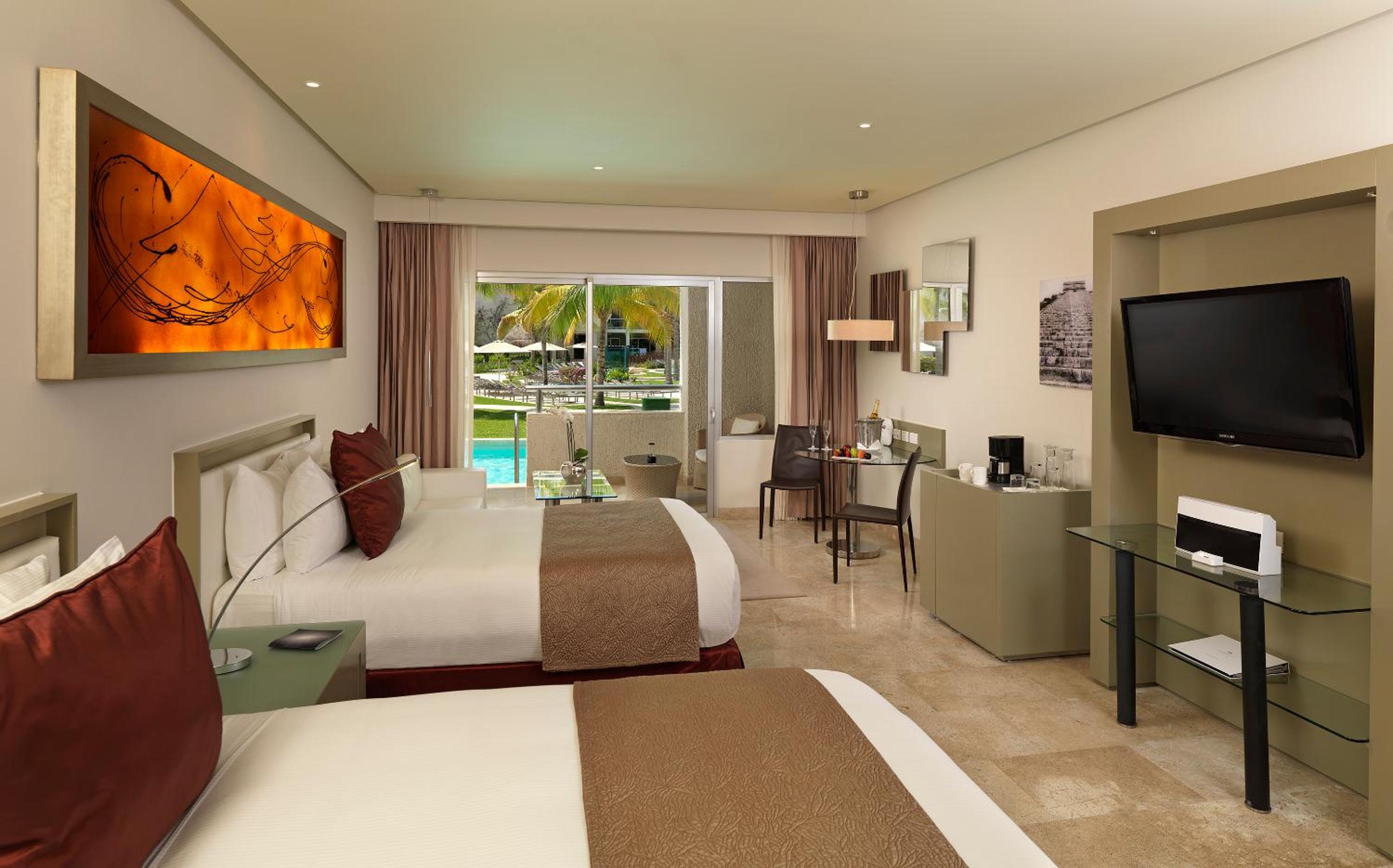 Family Concierge Junior Suite SwimUp